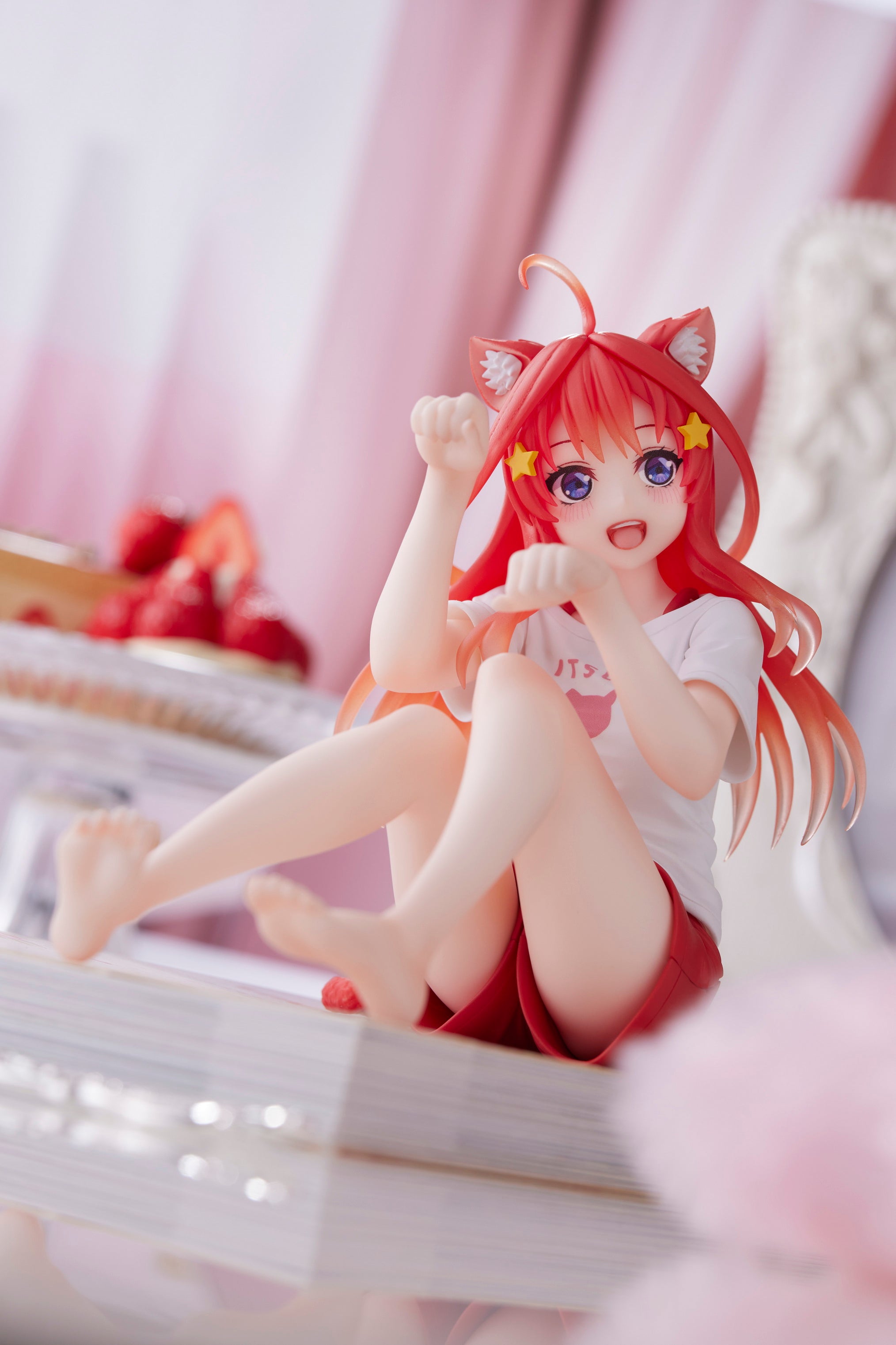 PRE-ORDER Taito - The Quintessential Quintuplets 2 Desktop Cute Figure - Itsuki Nakano: Newly Written Cat Roomwear Ver.