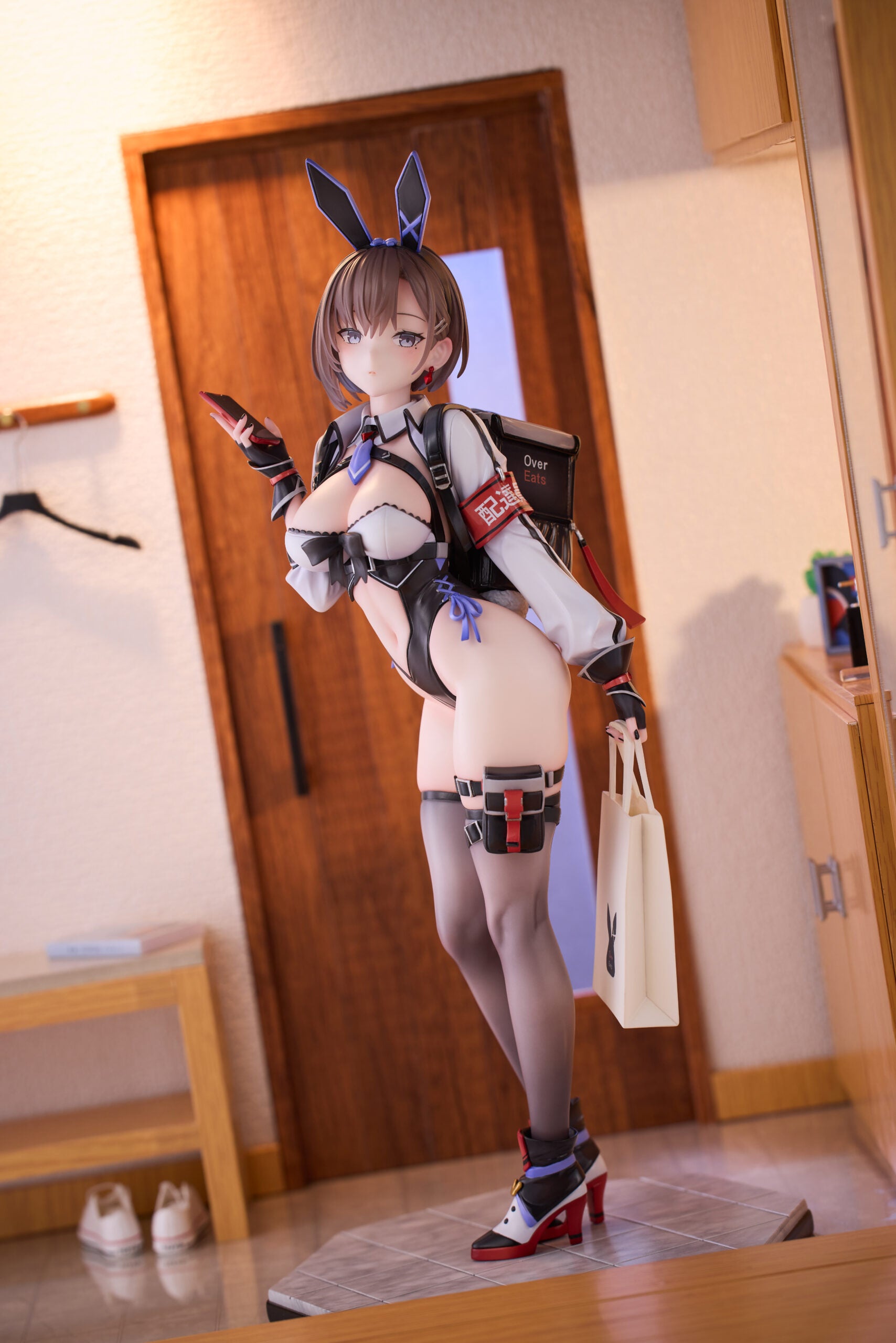 PRE-ORDER Rocket Boy - BeeDoshi Original Illustration - Delivery Bunny Girl Aoi 1/6