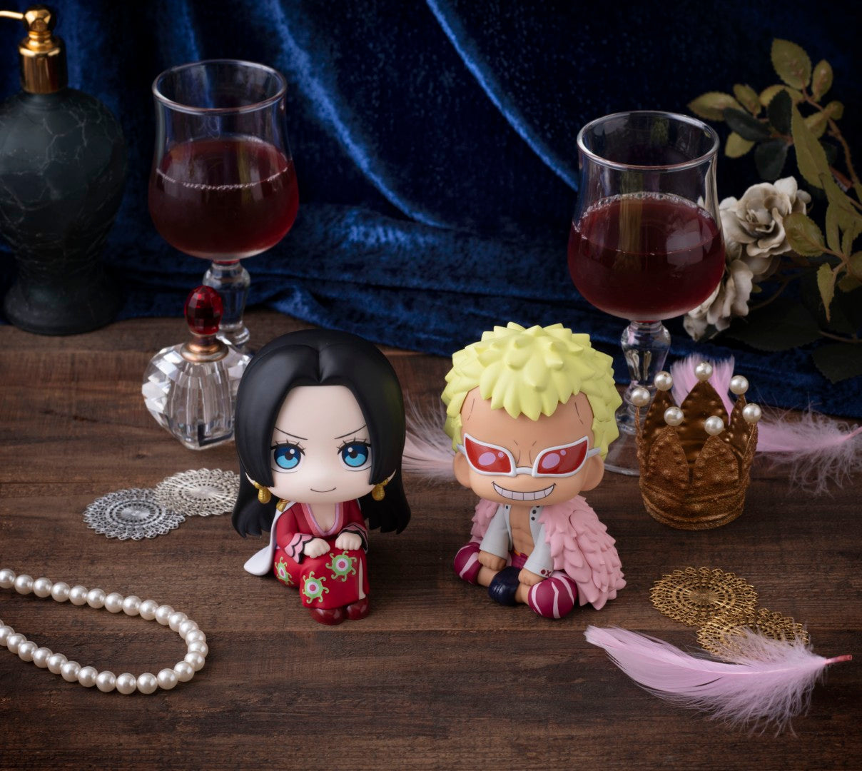 PRE-ORDER MegaHouse - Look Up - ONE PIECE - Boa Hancock & Donquixote Doflamingo Set [EXCLUSIVE]