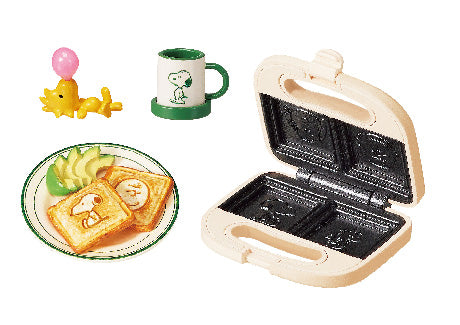 PRE-ORDER RE-MENT - Snoopy Series - Snoopy's Cozy Weekend Room [Box of 8]