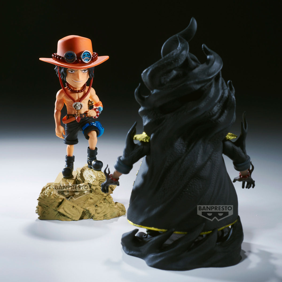 PRE-ORDER Banpresto - One Piece World Collectable Figure Log Stories - Portgas D. Ace VS Marshall D. Teach