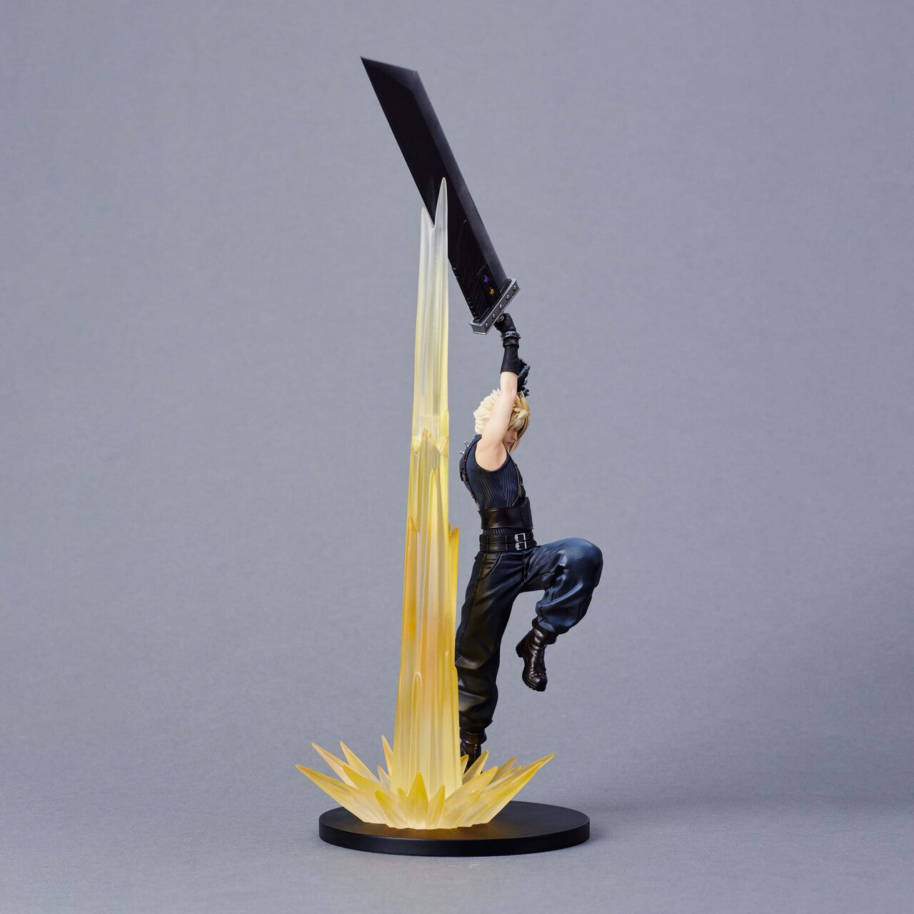 PRE-ORDER Square Enix - FINAL FANTASY VII REBIRTH Statuette - Cloud Strife [INTL]