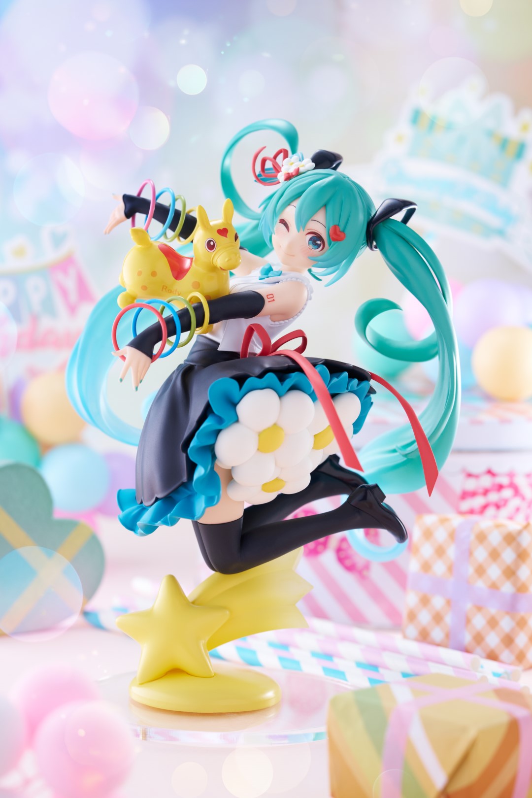 PRE-ORDER Taito - Hatsune Miku x Rody Artist MasterPiece Figure - Hatsune Miku: 39 (Thank You) Ver.