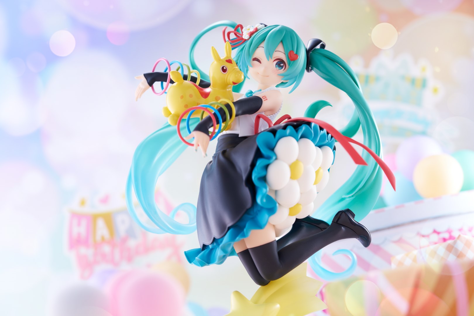 PRE-ORDER Taito - Hatsune Miku x Rody Artist MasterPiece Figure - Hatsune Miku: 39 (Thank You) Ver.