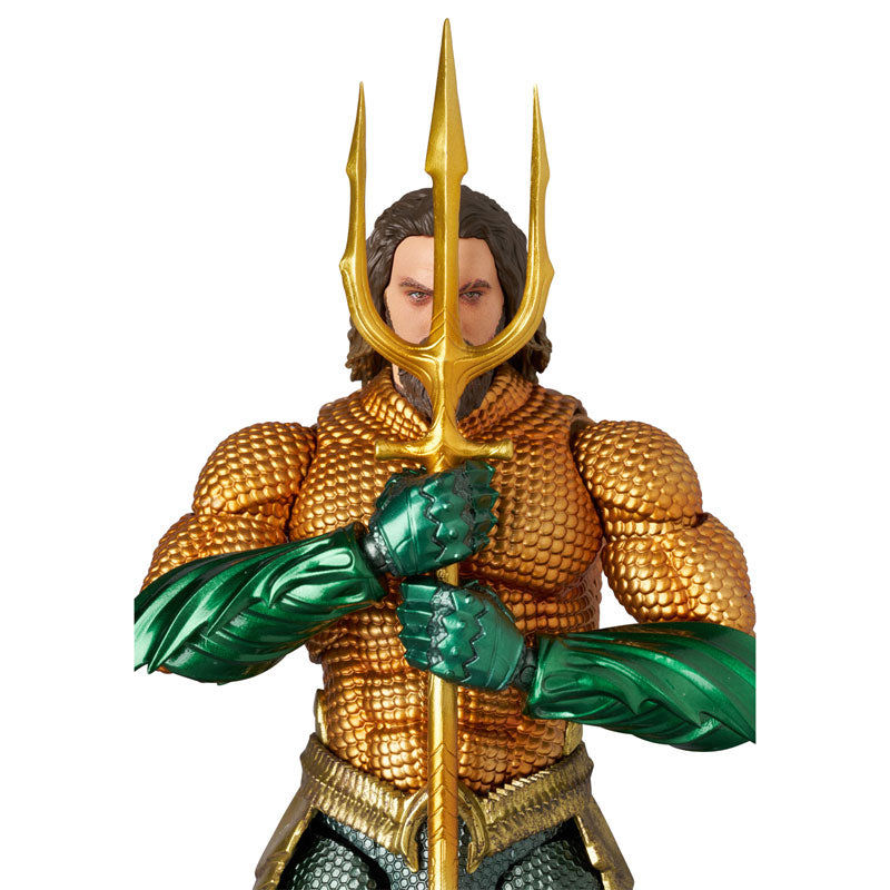 PRE-ORDER Medicom Toy - MAFEX No.267 - AQUAMAN AND THE LOST KINGDOM - AQUAMAN (GOLD & GREEN SUIT)