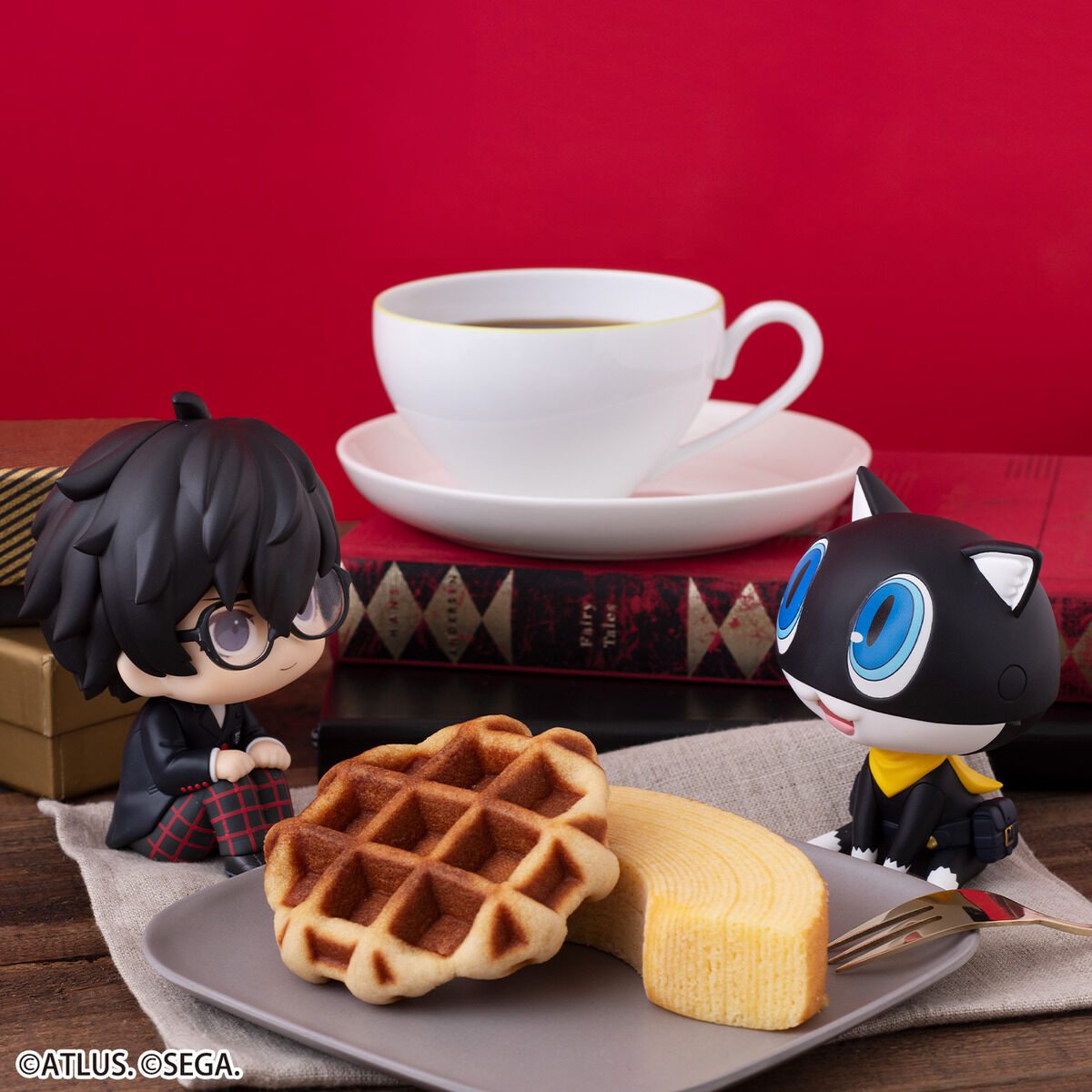 PRE-ORDER MegaHouse - Look Up - Persona 5 Royal - Protagonist and Morgana Set [EXCLUSIVE]