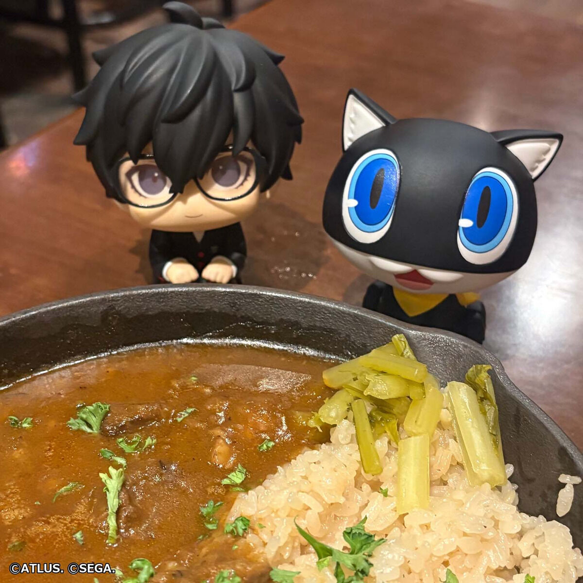 PRE-ORDER MegaHouse - Look Up - Persona 5 Royal - Protagonist and Morgana Set [EXCLUSIVE]