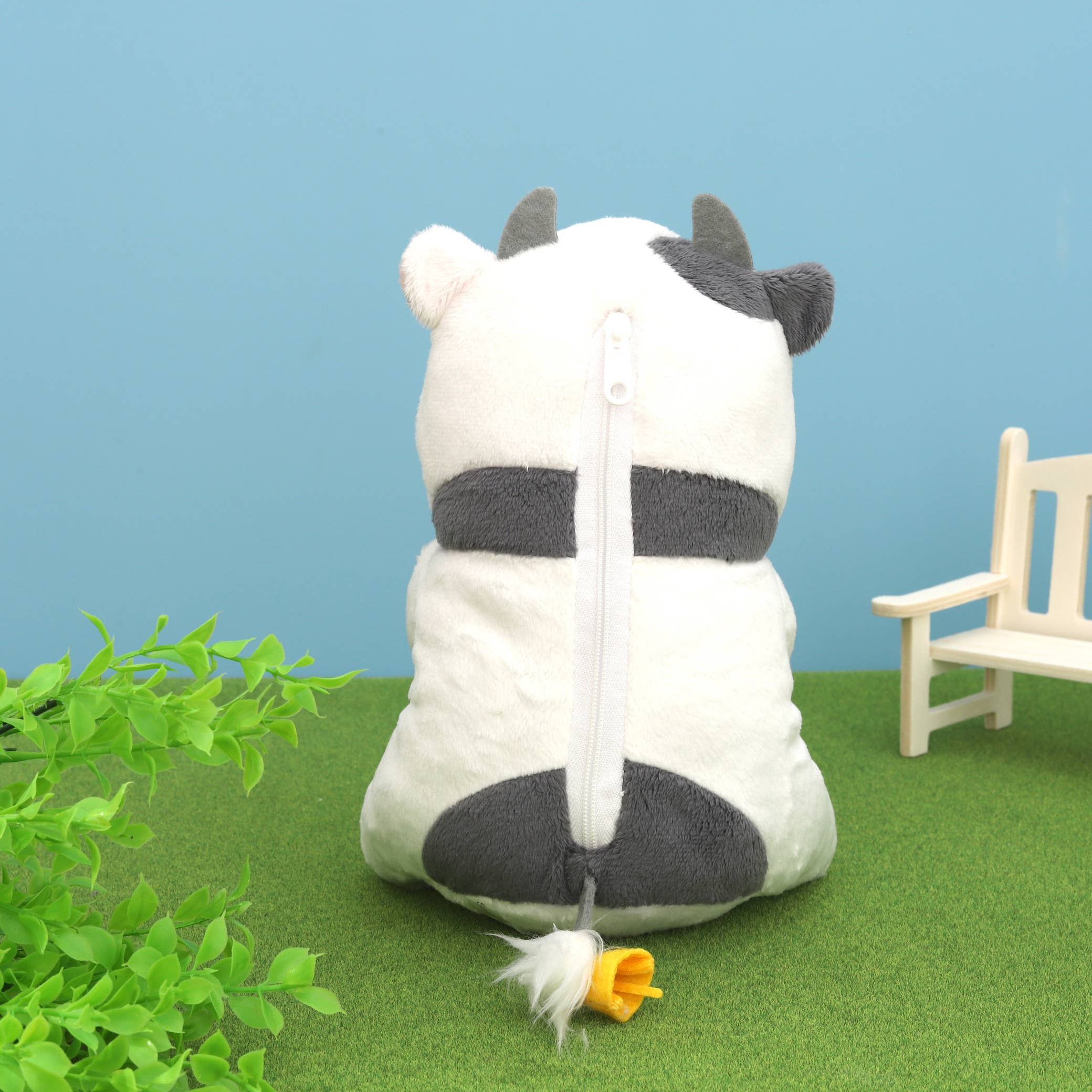 SPECIAL ORDER Movic - Story of Seasons Plush Pouch - Cow [JP]