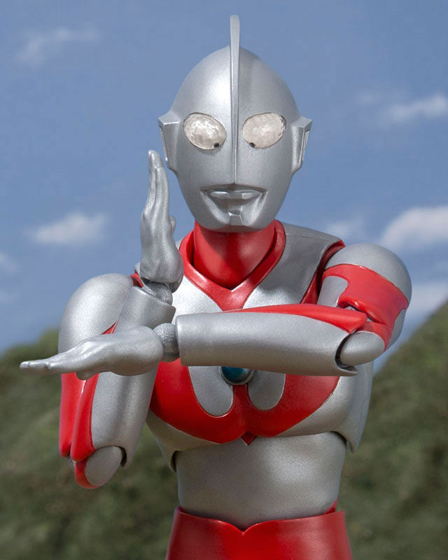 PRE-ORDER Bandai - S.H.Figuarts - Ultraman - Ultraman: Rerelease Edition