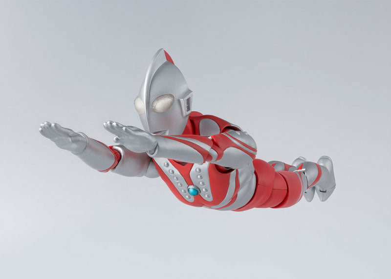 PRE-ORDER Bandai - S.H.Figuarts - Ultraman - Zoffy: Rerelease Edition [August 2025 Release]