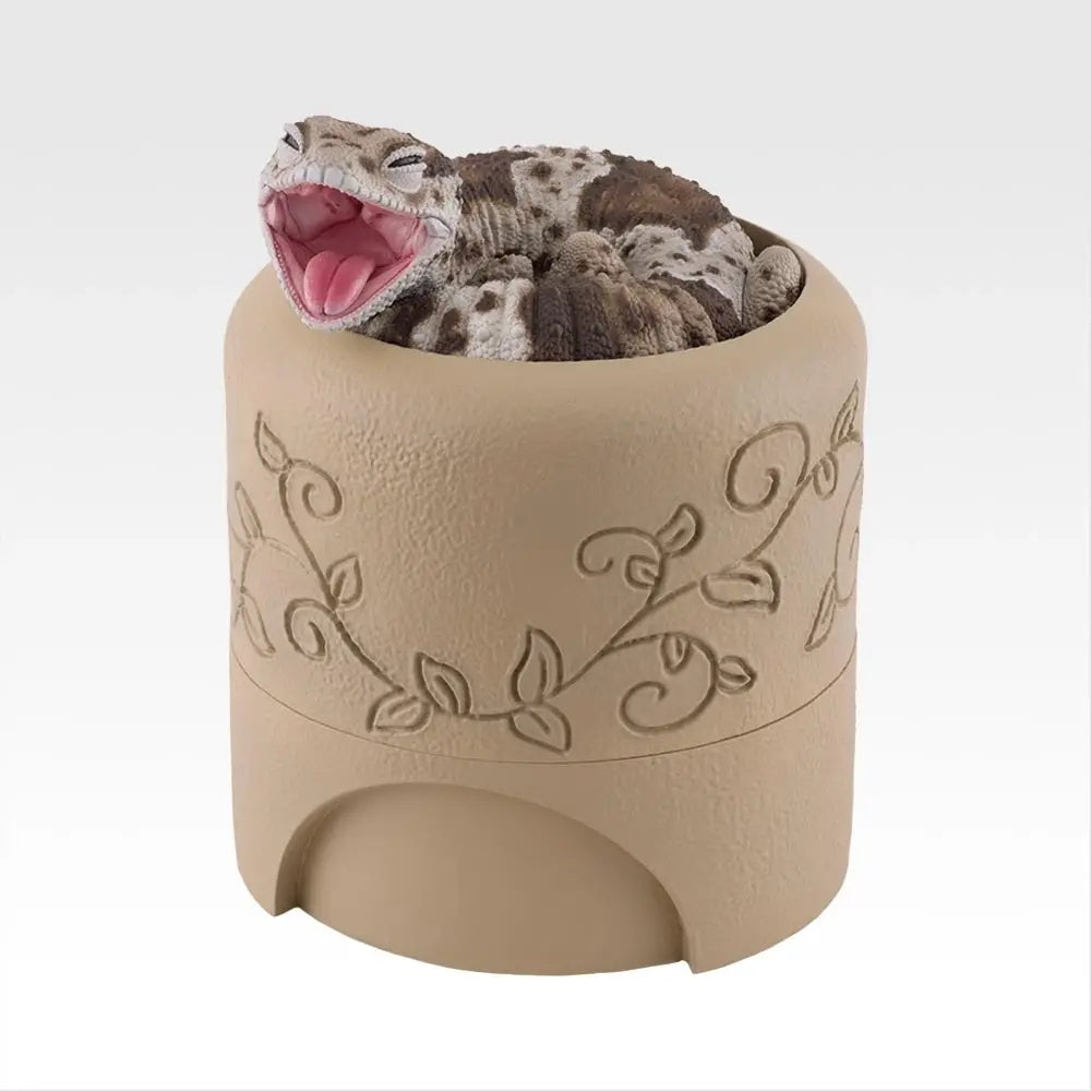 BACK ORDER Bandai Spirits - Ichiban Kuji - Reptiles & Amphibians Tiny Friends Vol. 3 - LAST ONE - African Fat-Tailed Gecko and Shelter-Style Accessory Case: Yawning Ver. [JP]