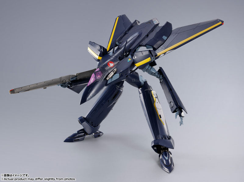 PRE-ORDER Bandai Spirits - DX Soul of Chogokin VF-17S - Macross 7 - Nightmare Stealth Valkyrie (Gamlin Kizaki Custom)