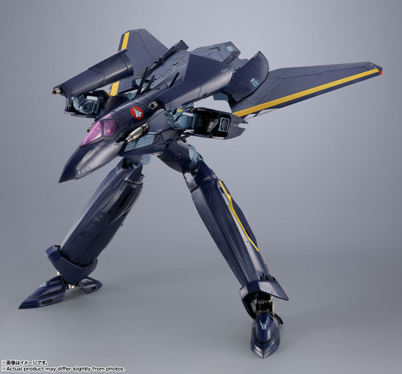 PRE-ORDER Bandai Spirits - DX Soul of Chogokin VF-17S - Macross 7 - Nightmare Stealth Valkyrie (Gamlin Kizaki Custom)