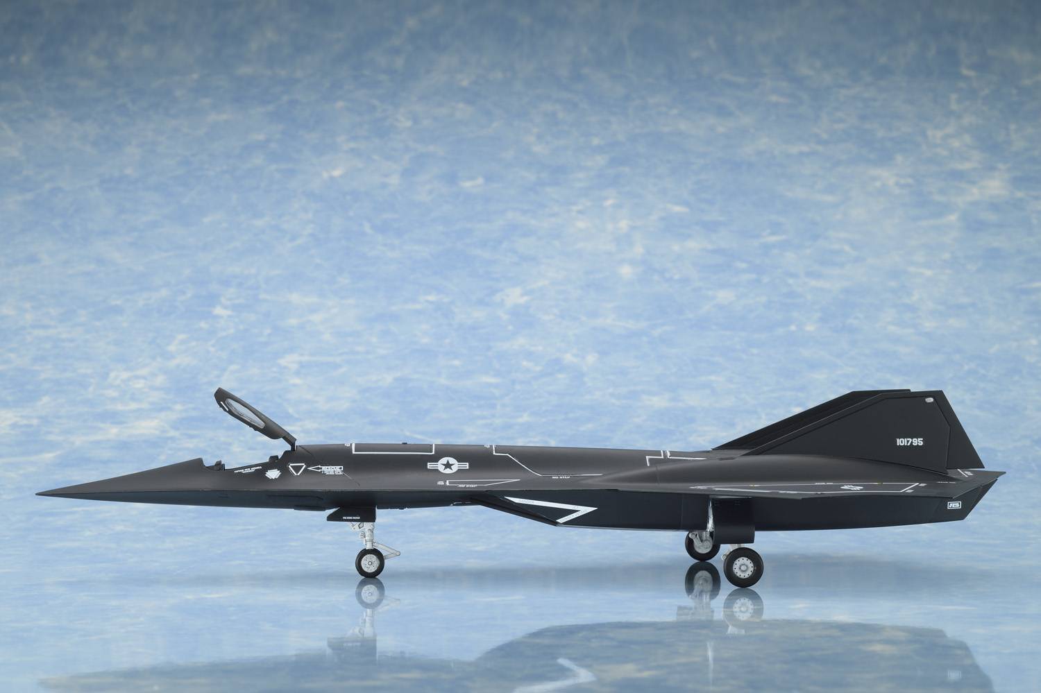 SPECIAL ORDER Bellfine - Top Gun: Maverick - Dark Star 1/72 [JP]