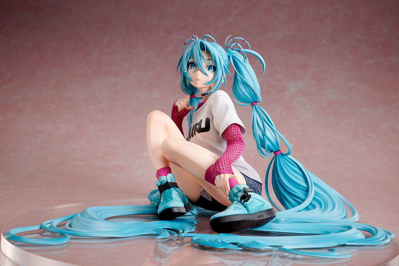 SPECIAL ORDER Stronger - Hatsune Miku x Mai Yoneyama The Latest Street Style - Cute 1/4 [JP]