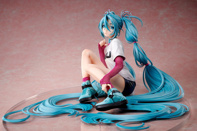 PRE-ORDER Stronger - Hatsune Miku x Mai Yoneyama The Latest Street Style - Cute 1/4
