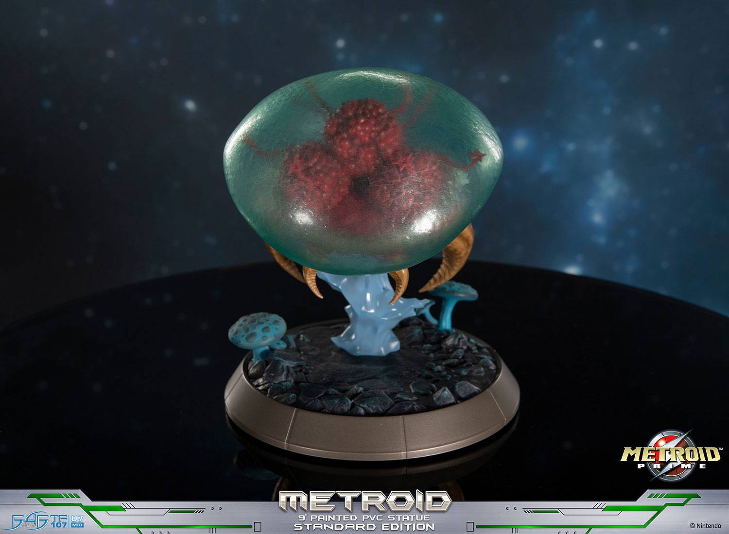 SPECIAL ORDER First 4 Figures - Metroid Prime Glow-in-the-Dark Soft Vinyl Figure - Metroid [JP]