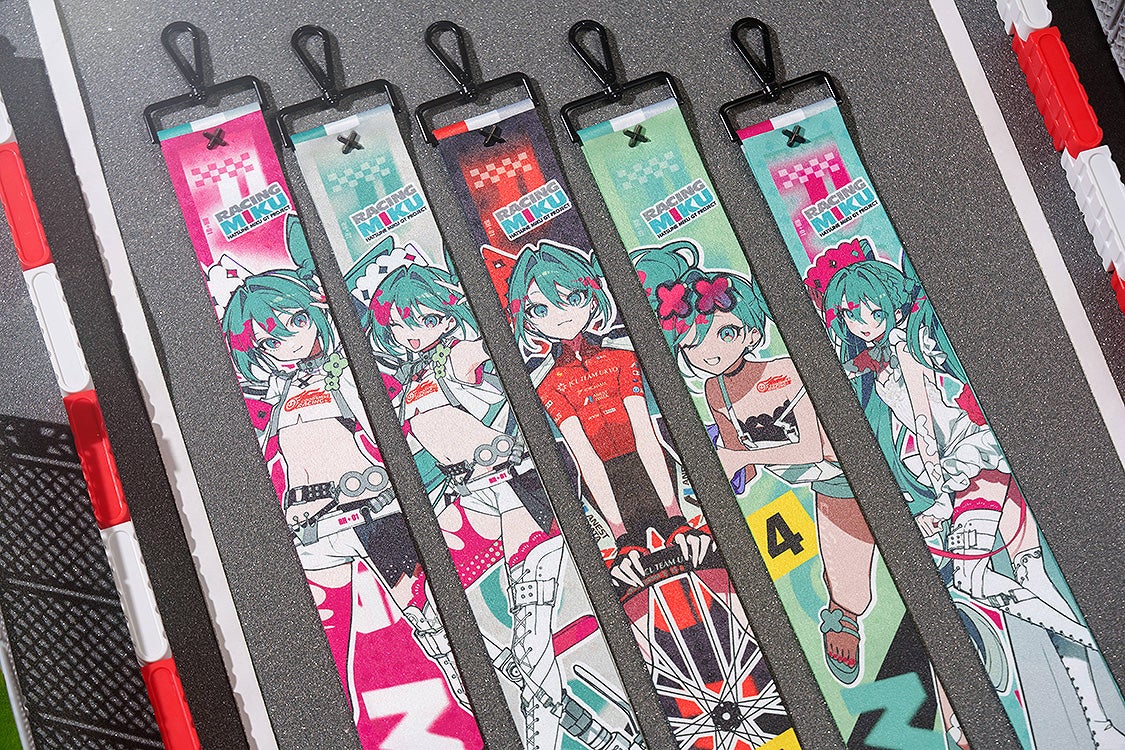 IN-STOCK GoodSmile Moment - Hatsune Miku GT Project - Hatsune Miku: Racing Ver. 2025 Collectible Ribbon Keychain [Box of 6]