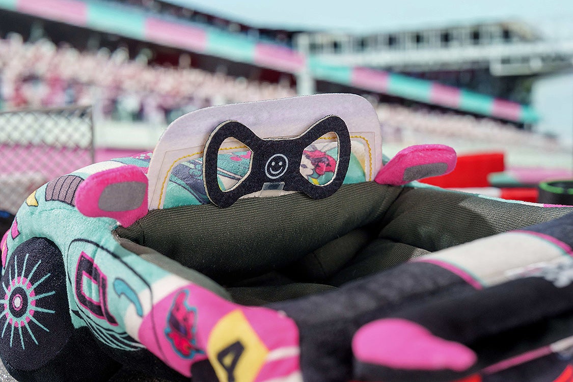 IN-STOCK GoodSmile Moment - Hatsune Miku GT Project - Hatsune Miku: Racing Ver. 2025 Plushie Set