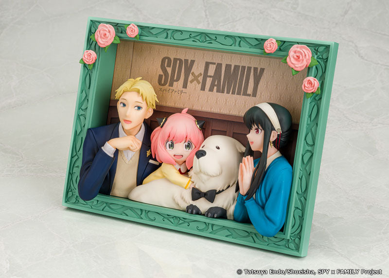 PRE-ORDER PROOF - SPY x FAMILY - The Forgers