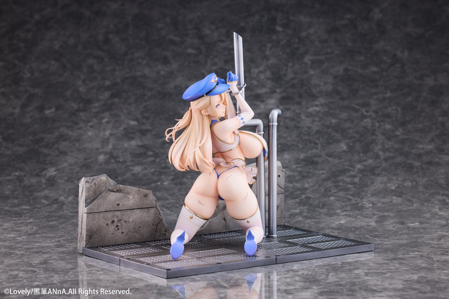 PRE-ORDER Lovely - Restraint Police Christina 1/6