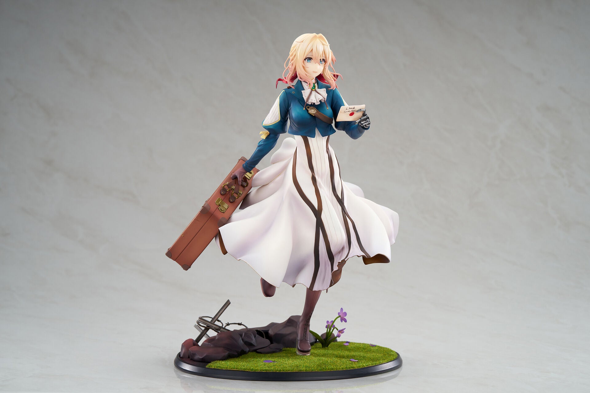 PRE-ORDER APEX TOYS - Violet Evergarden - Violet Evergarden: Auto Memory Doll Ver. 1/7