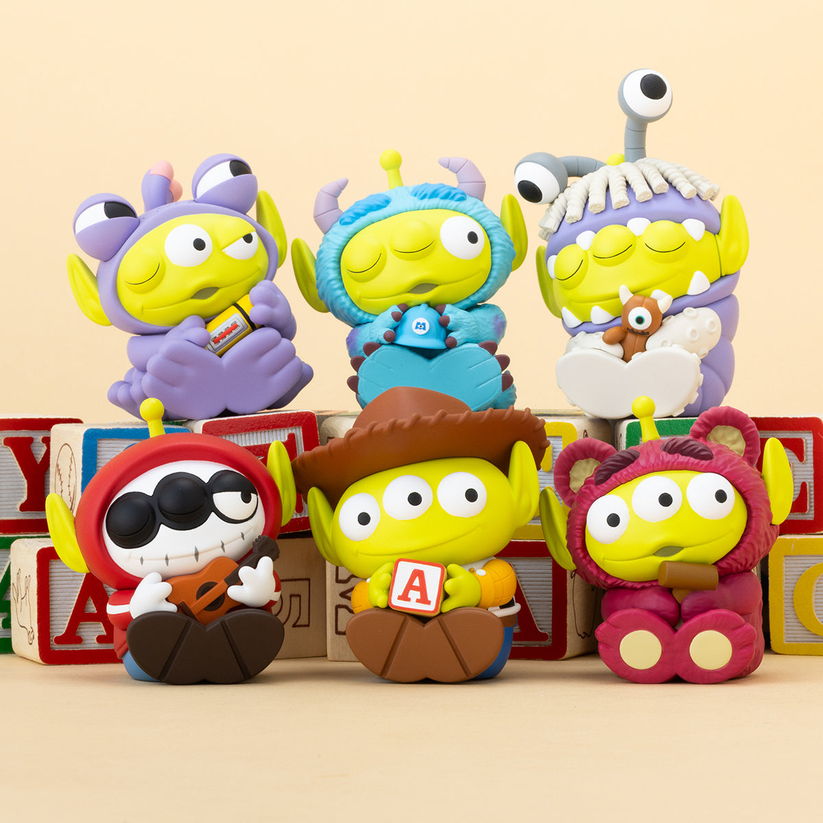 SPECIAL ORDER Takara Tomy A.R.T.S - PERIHAPI! - Toy Story - Katazun Hug. Costume Alien [JP] [Box of 8]