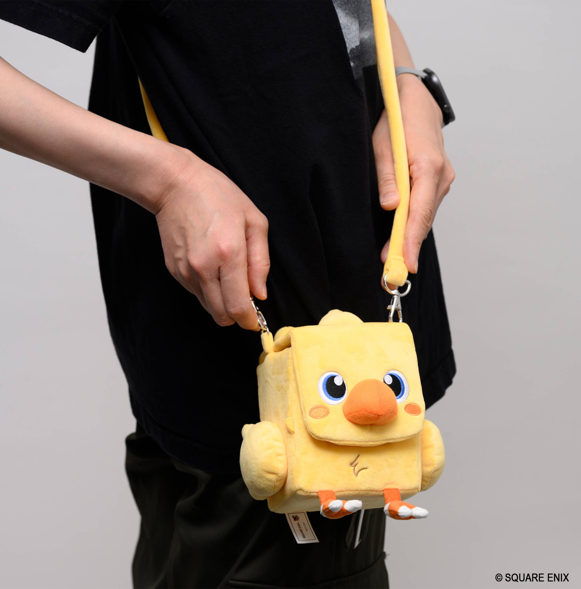 SPECIAL ORDER Square Enix - Final Fantasy Fluffy Sling Deck Box - Chocobo [JP]