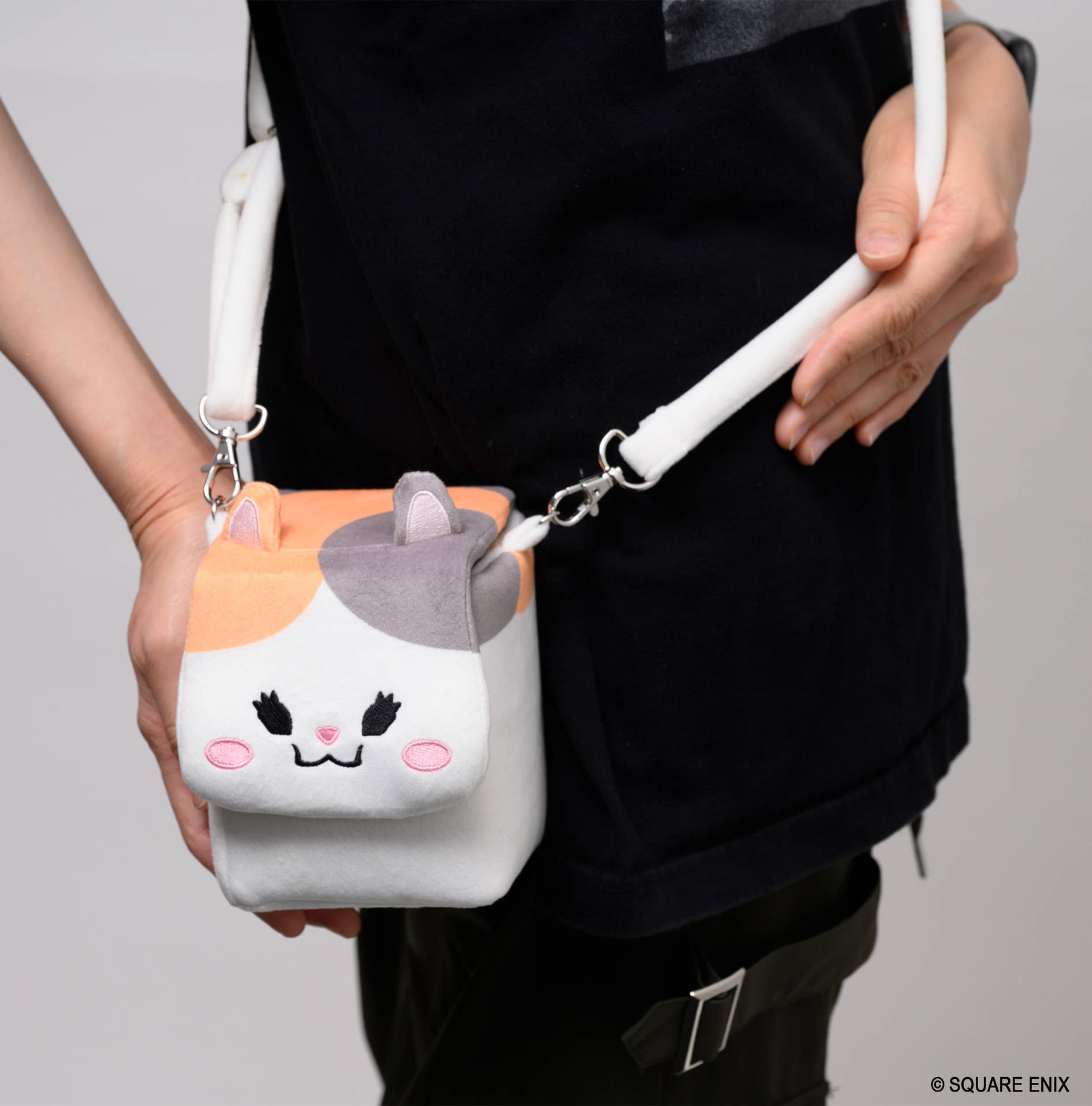SPECIAL ORDER Square Enix - Final Fantasy Fluffy Sling Deck Box - Fat Cat [JP]