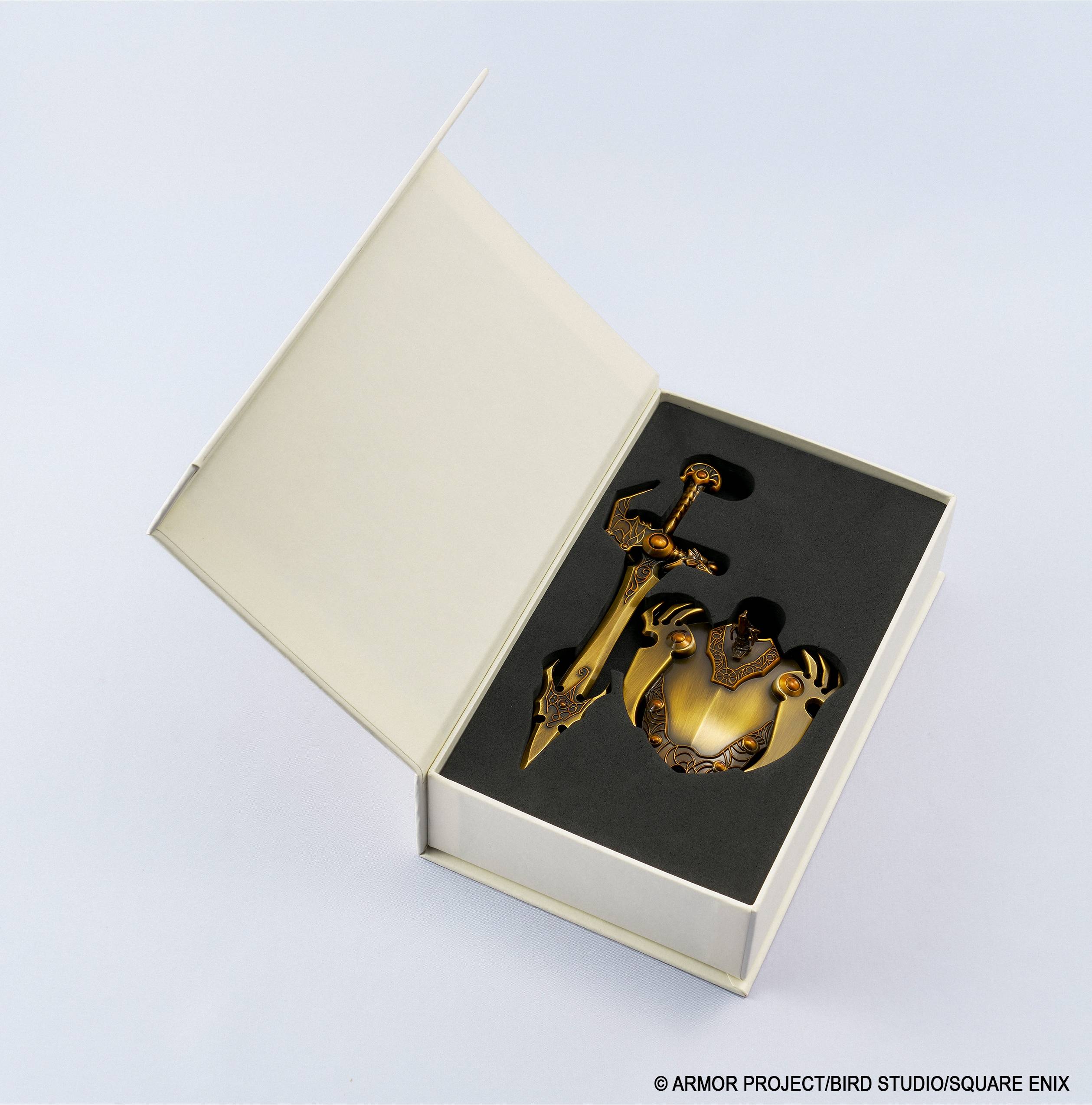 SPECIAL ORDER Square Enix - Metallic Items Gallery Special - Dragon Quest - Zenithian Sword and Zenithian Shield: 40th Anniversary Ver. [JP]