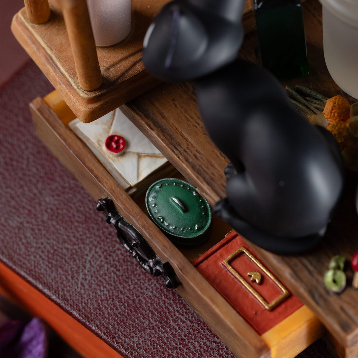 BACK ORDER Benelic - Kiki's Delivery Service Diorama Hourglass: Kokiri's Laboratory [JP]