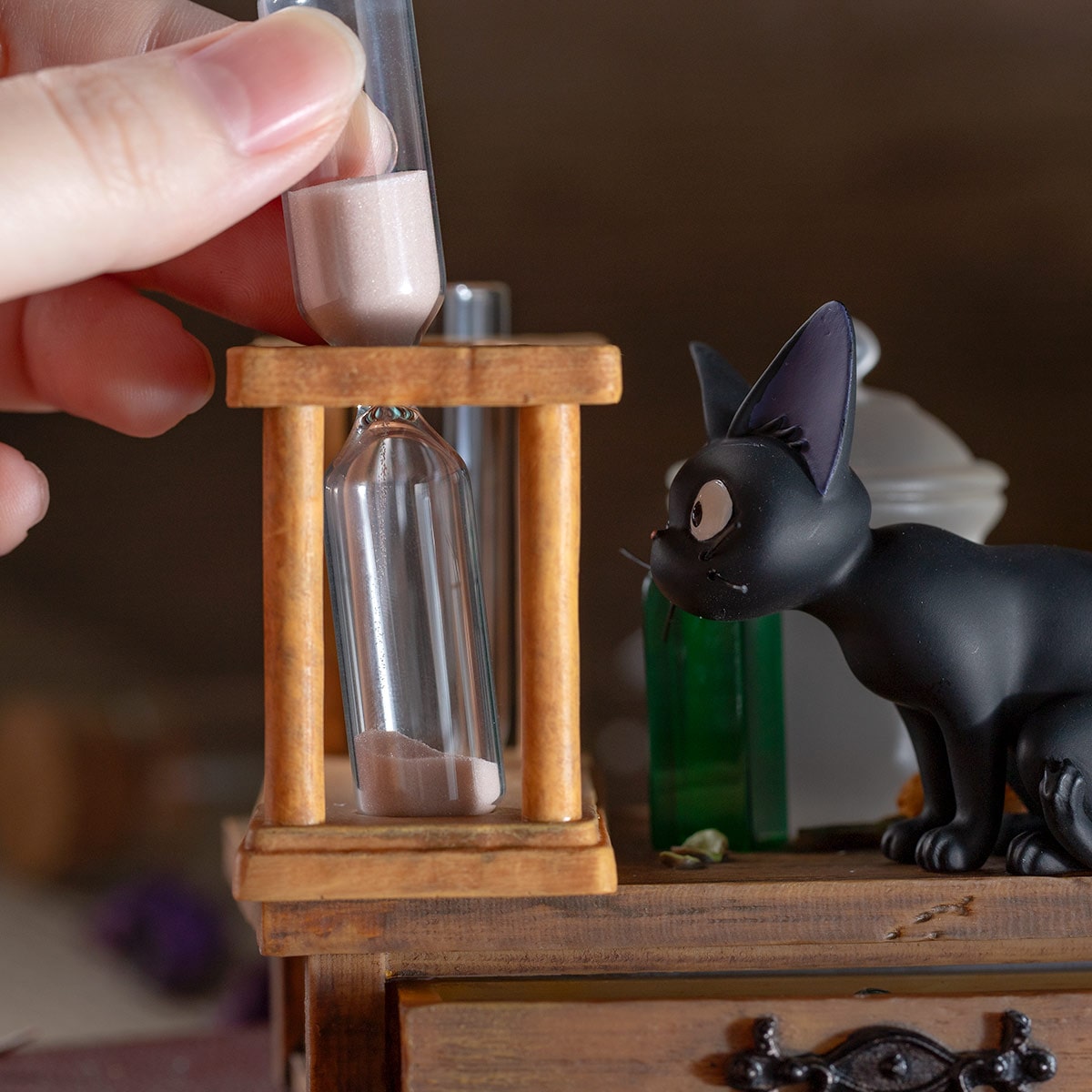 BACK ORDER Benelic - Kiki's Delivery Service Diorama Hourglass: Kokiri's Laboratory [JP]