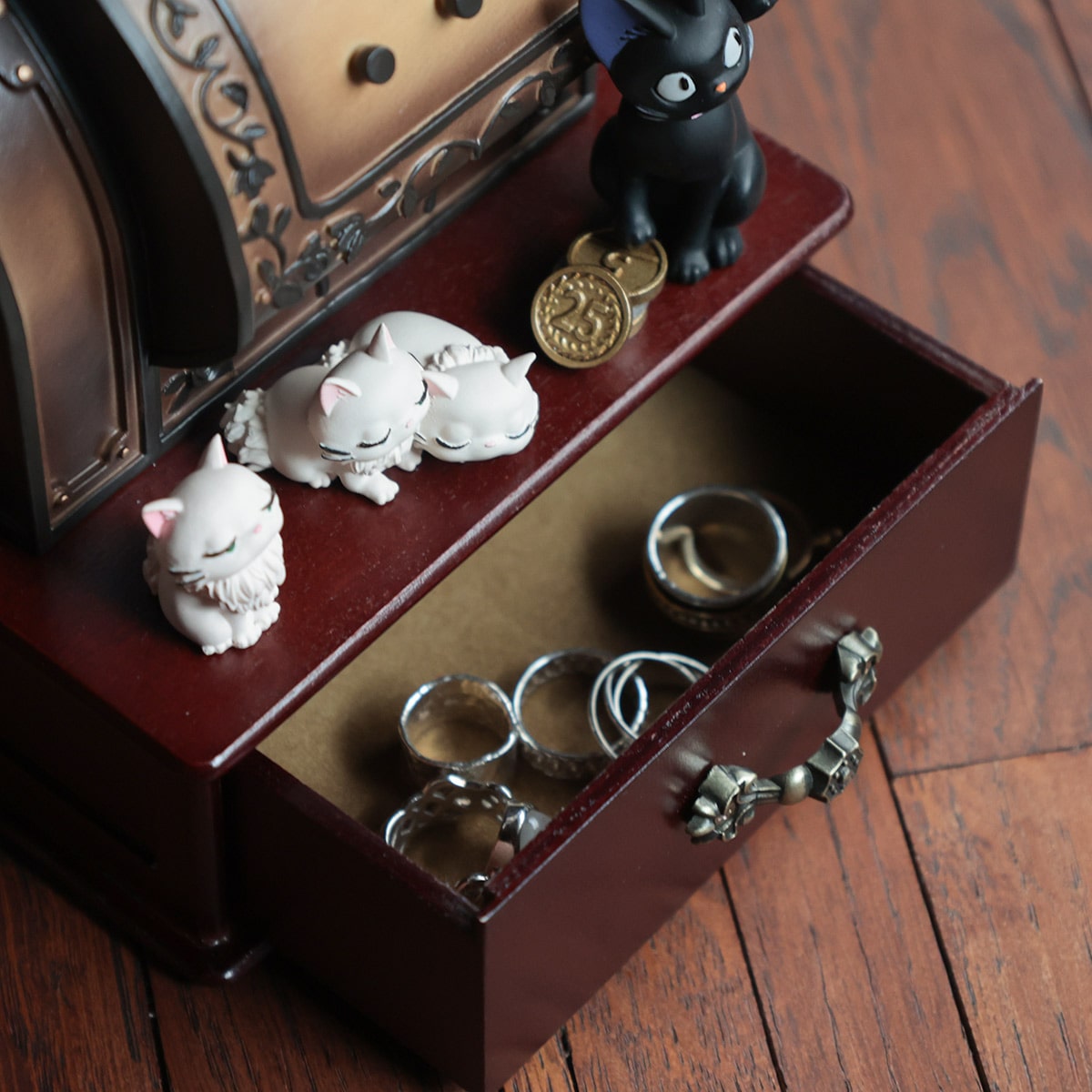 BACK ORDER Benelic - Kiki's Delivery Service Music Box: Jiji's Shop [JP]