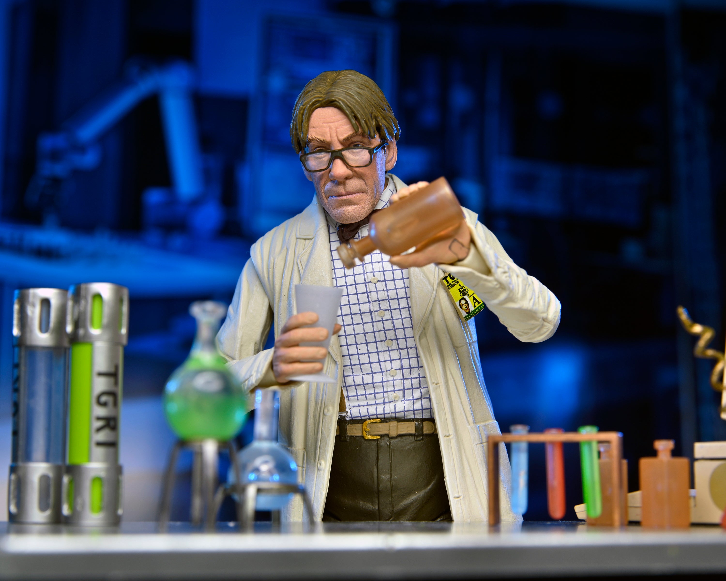 PRE-ORDER NECA - 7-inch Action Figure - TMNT2: Secret of the Ooze - Lab Coat & Hazmat Suit Professor Perry 2-Pack