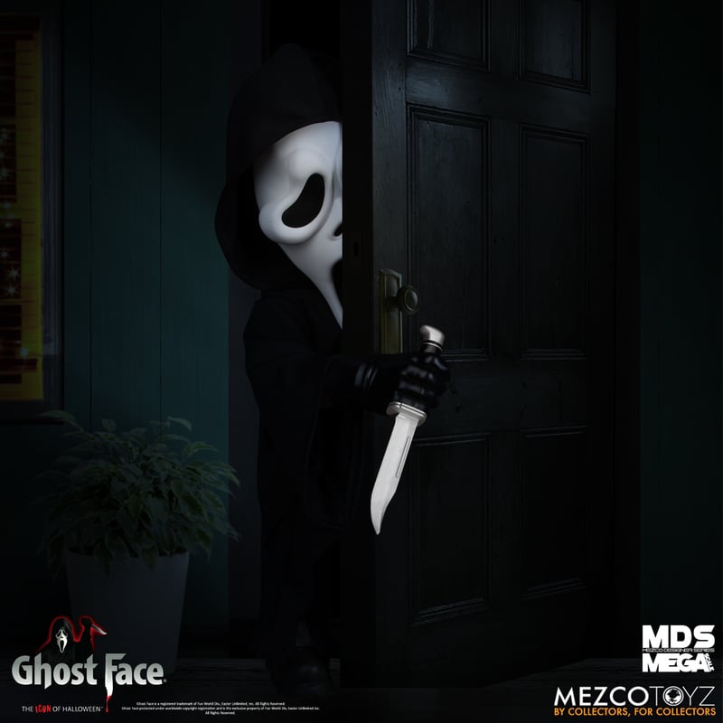 PRE-ORDER Mezco Toyz - MDS Mega Scale - Ghostface - Ghost Face [January 2027]