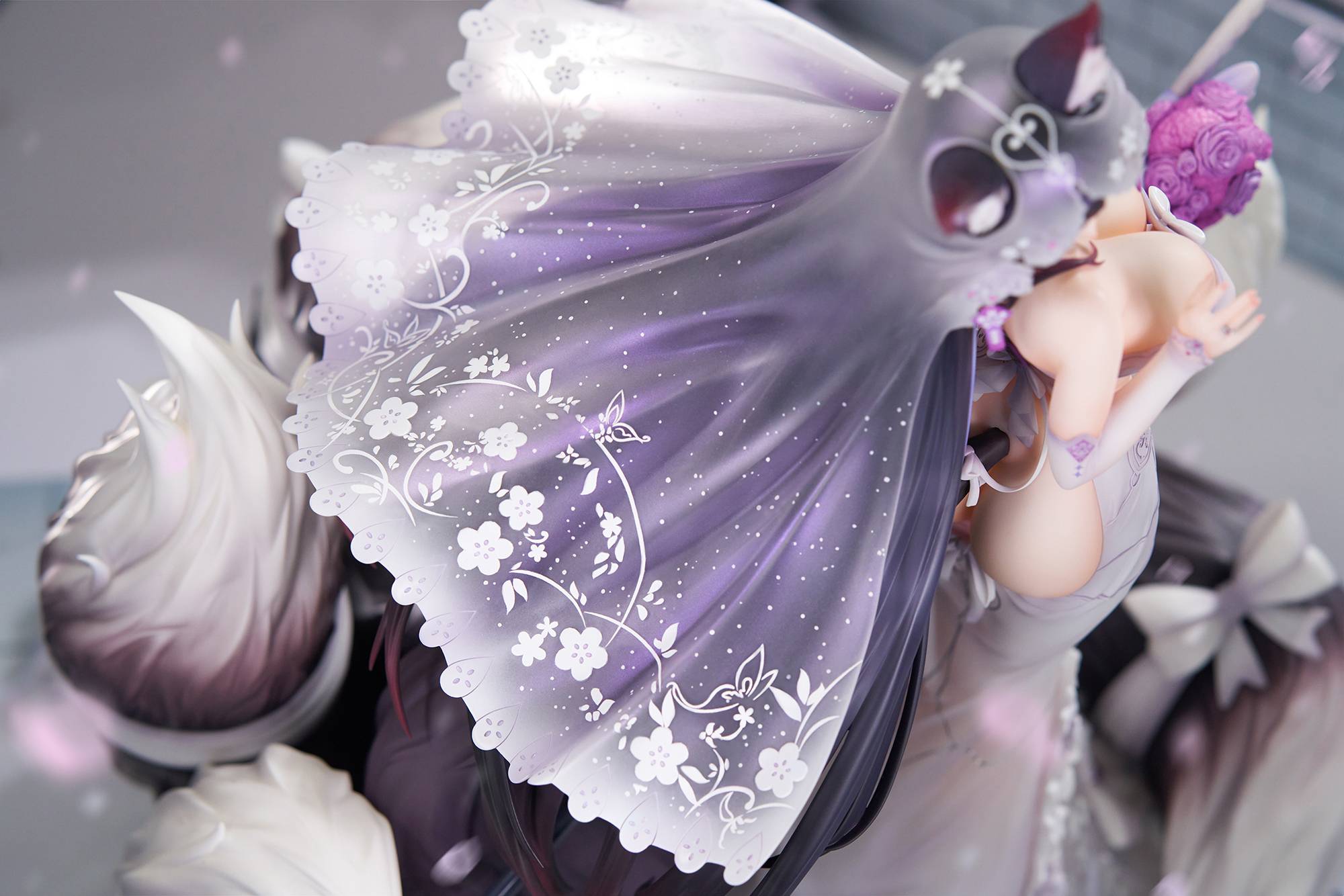 SPECIAL ORDER APEX - Azur Lane - Musashi: Purest Wisteria Ver. with LED Acrylic Display Case Special Edition 1/7 [JP]