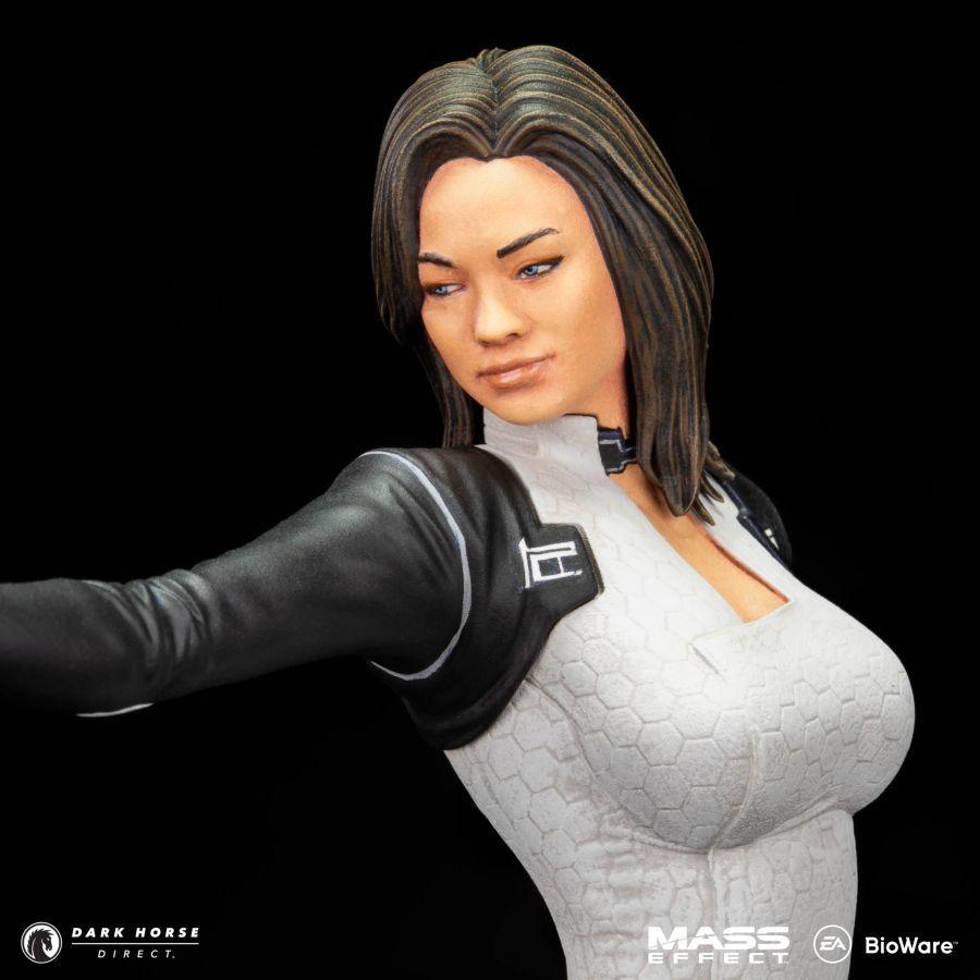 PRE-ORDER Dark Horse - Mass Effect - Miranda Lawson
