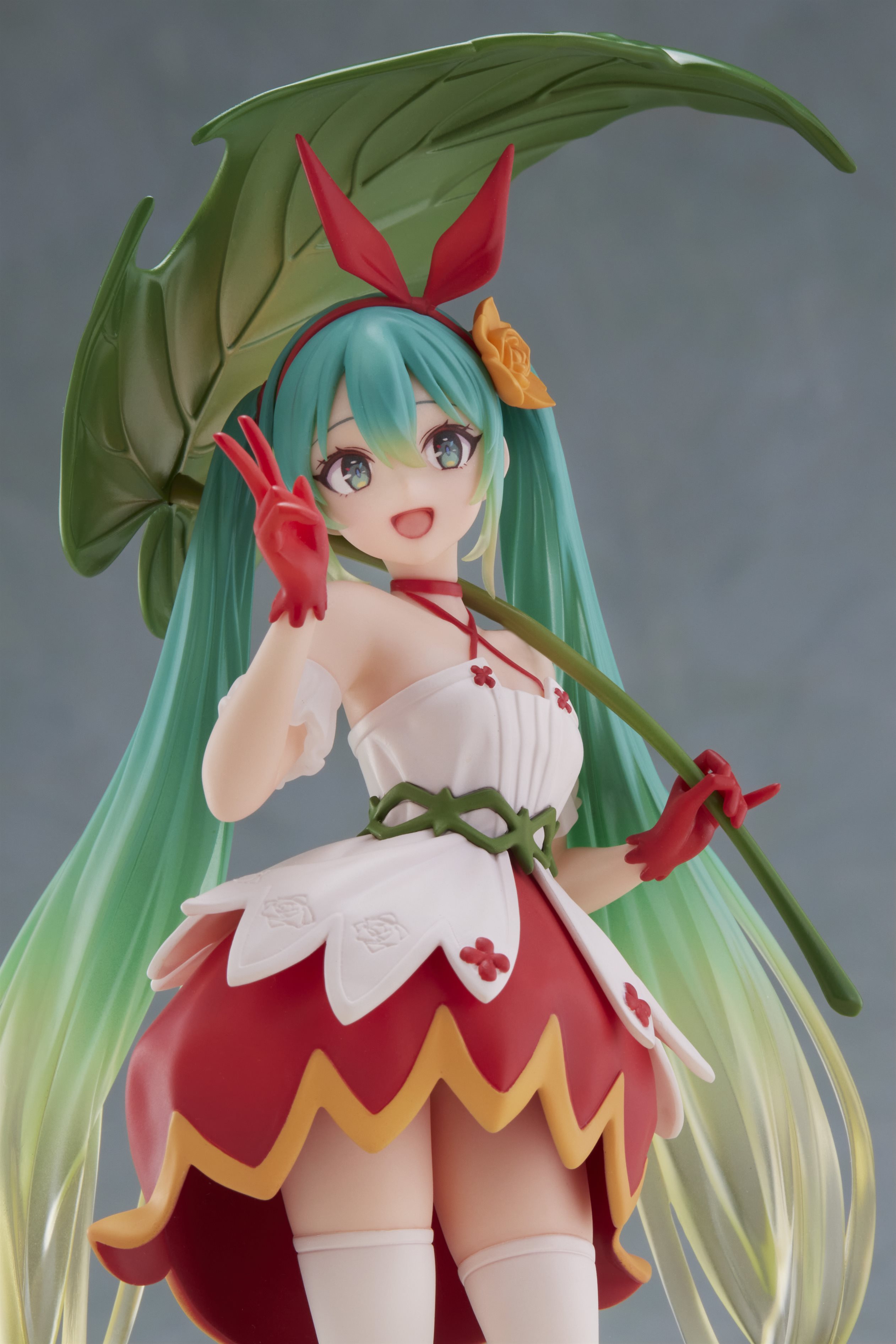 PRE-ORDER TAITO - Hatsune Miku Wonderland Figure - Hatsune Miku: Thumbelina