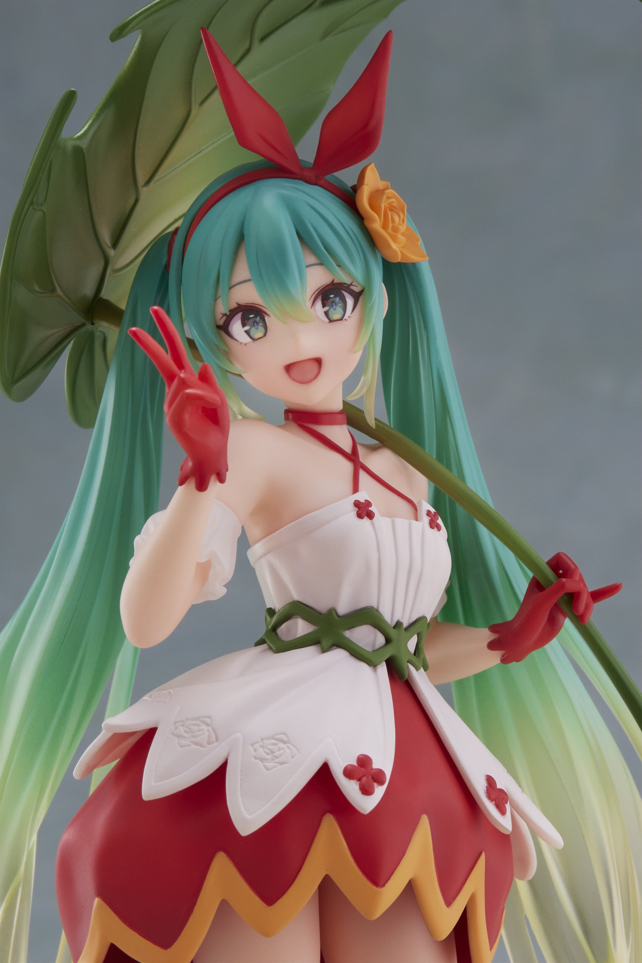 PRE-ORDER TAITO - Hatsune Miku Wonderland Figure - Hatsune Miku: Thumbelina