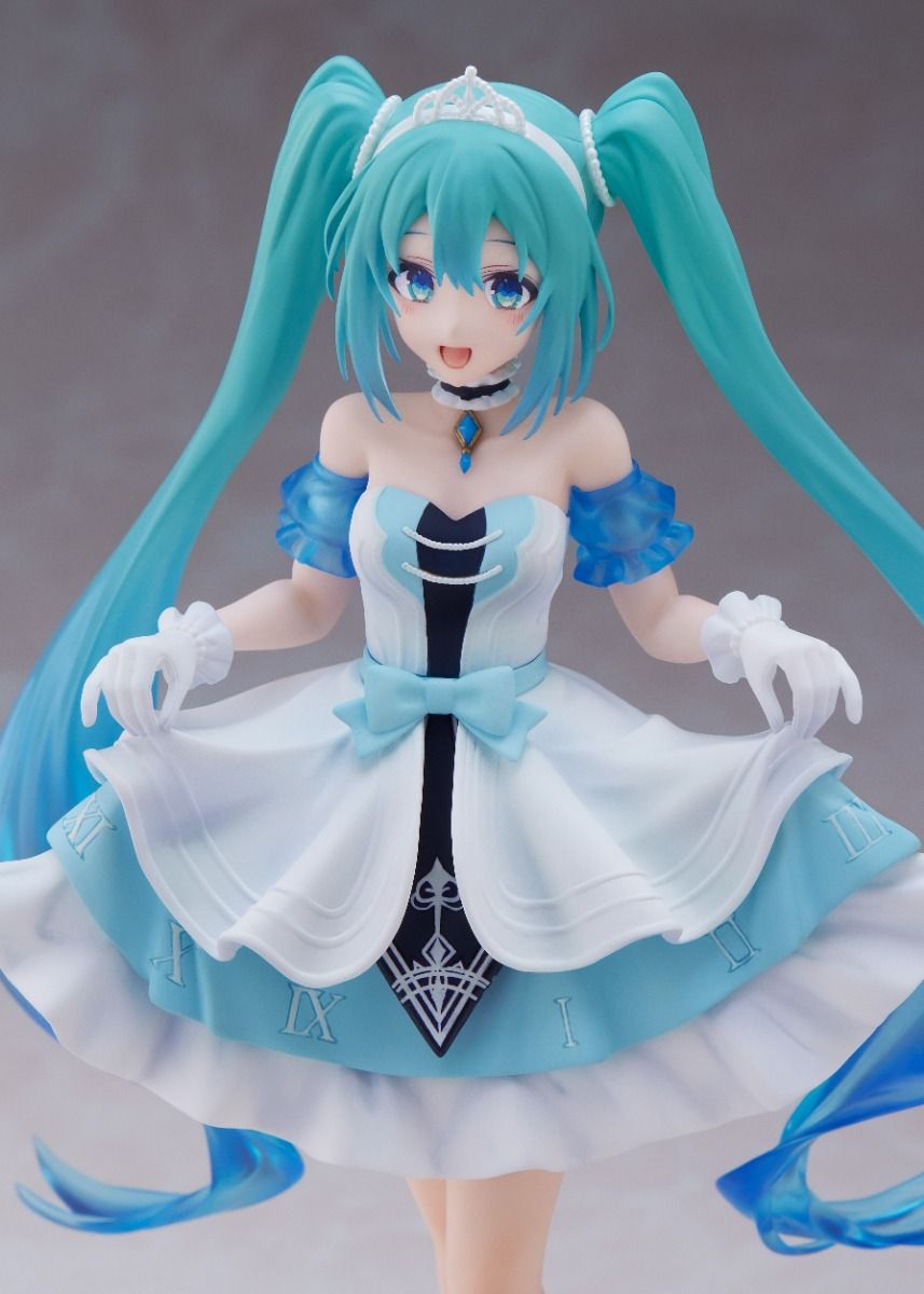 PRE-ORDER Taito - Hatsune Miku Wonderland Figure - Cinderella [June 2025 Release]