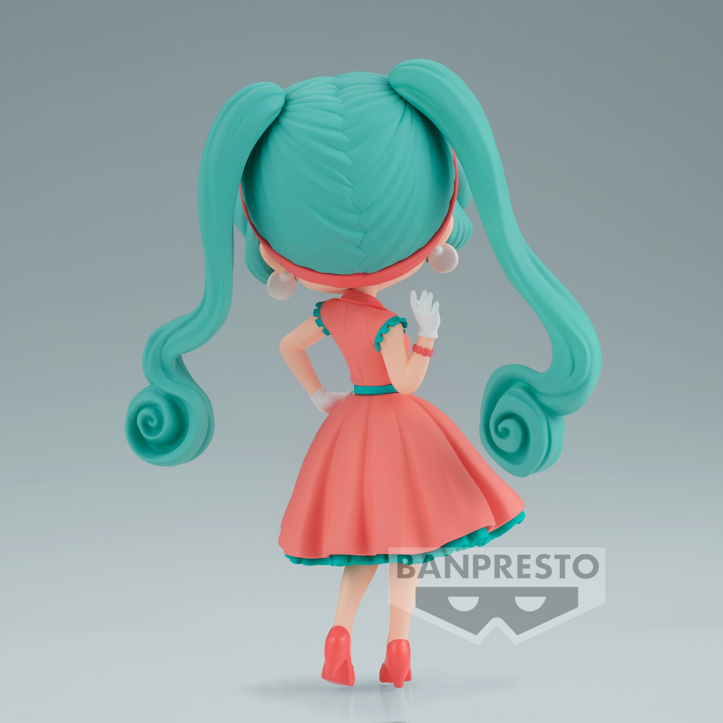 PRE-ORDER Banpresto - Vocaloid Q Posket - Hatsune Miku: World Journey Vol. 1