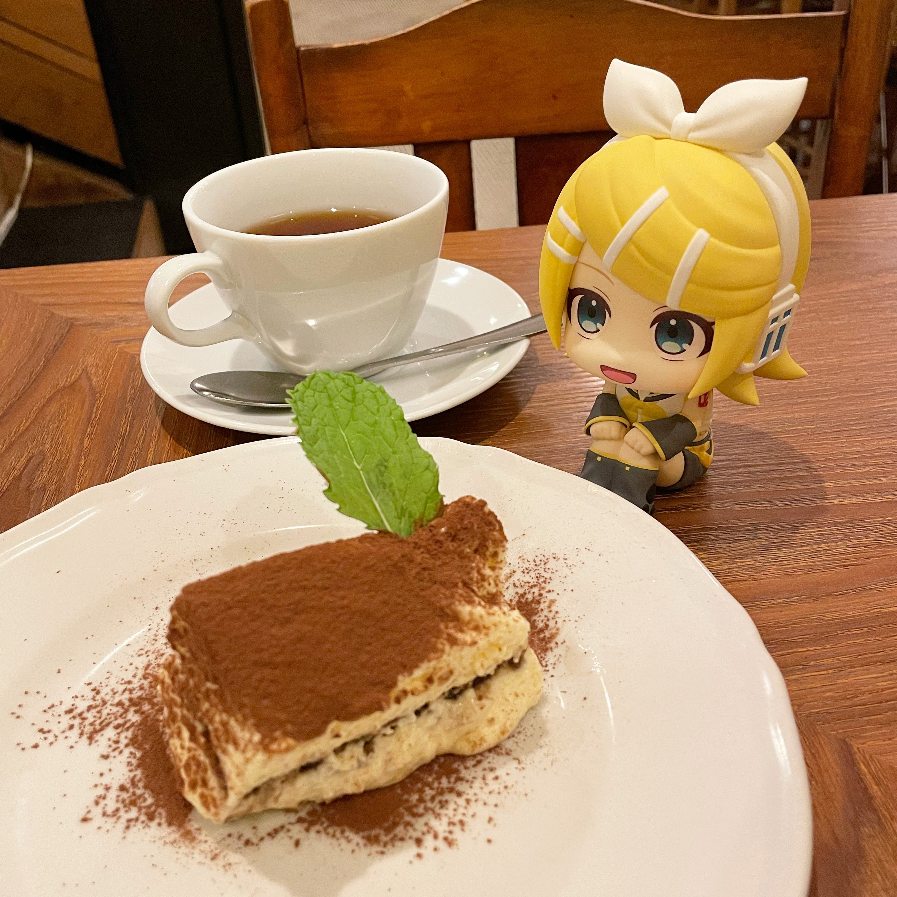 PRE-ORDER MegaHouse - Look Up - Vocaloid - Kagamine Rin