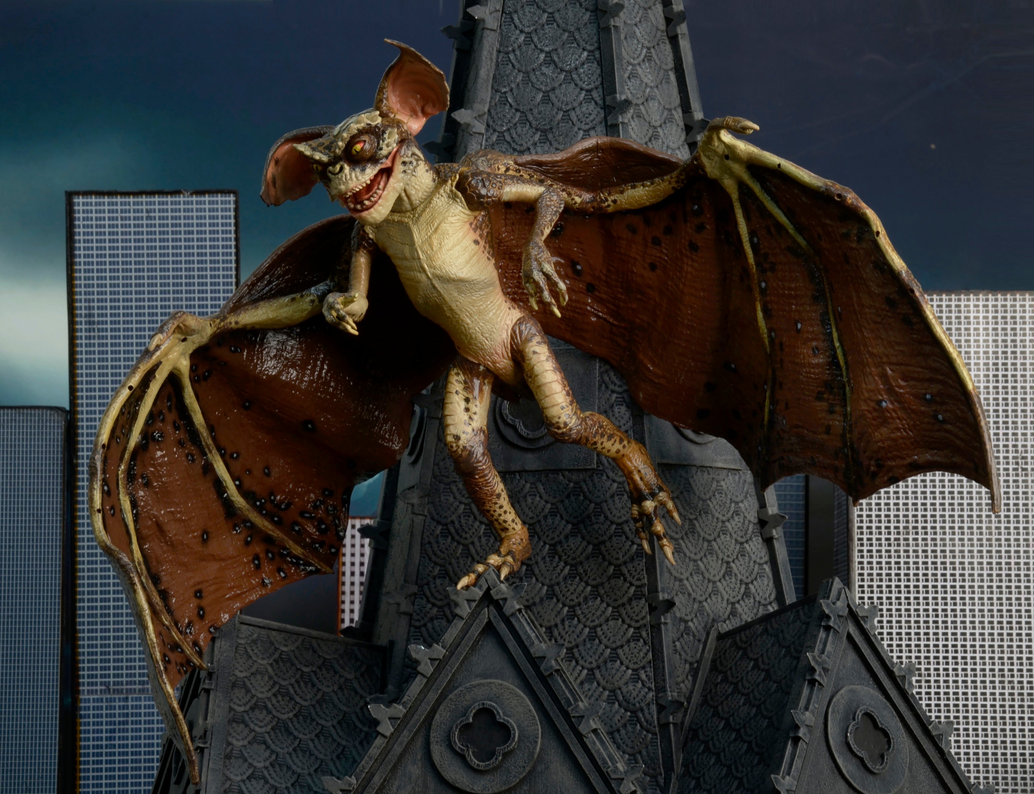 PRE-ORDER Deluxe Boxed Action Figure - Gremlins 2 - Bat Gremlin