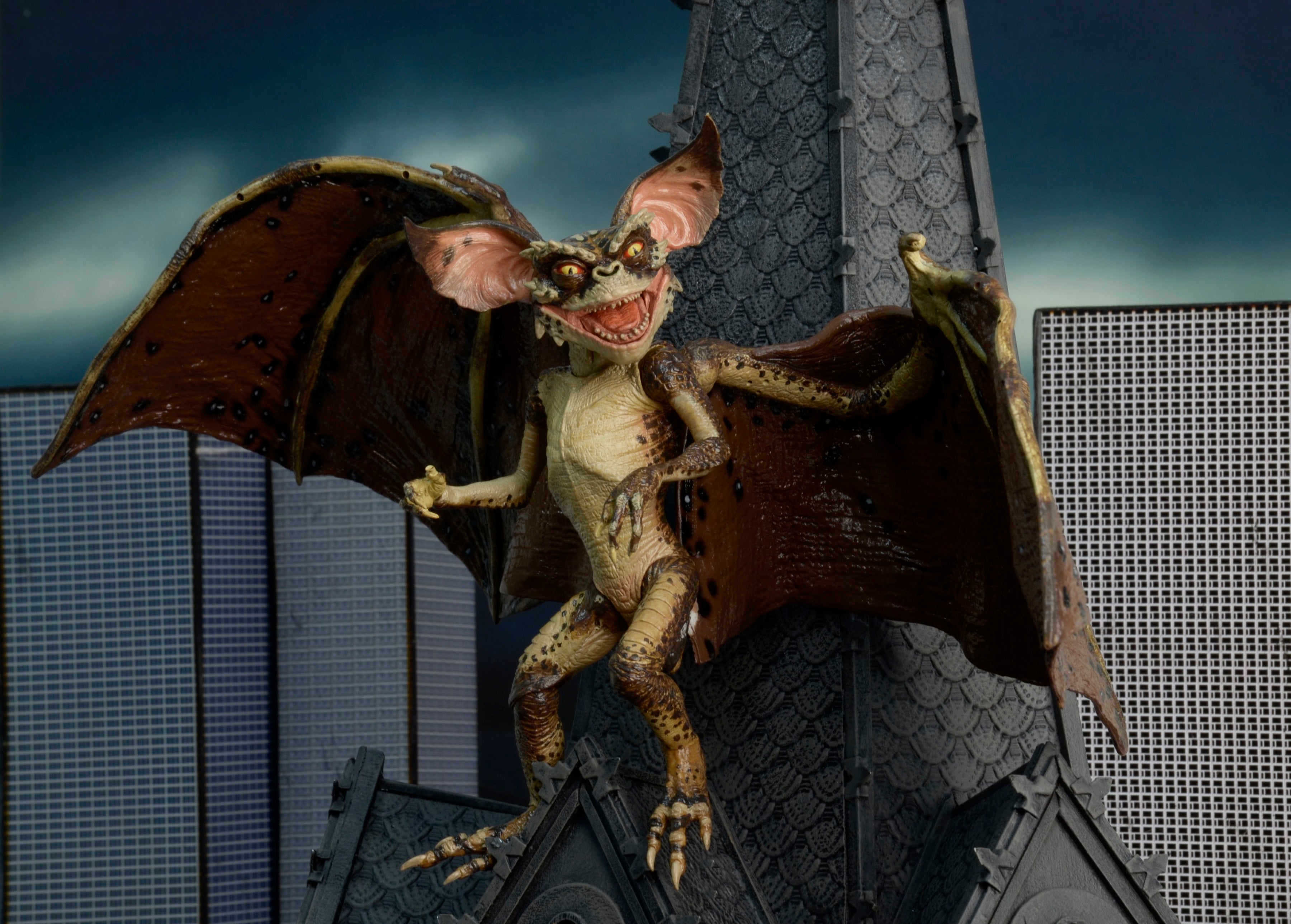 PRE-ORDER Deluxe Boxed Action Figure - Gremlins 2 - Bat Gremlin