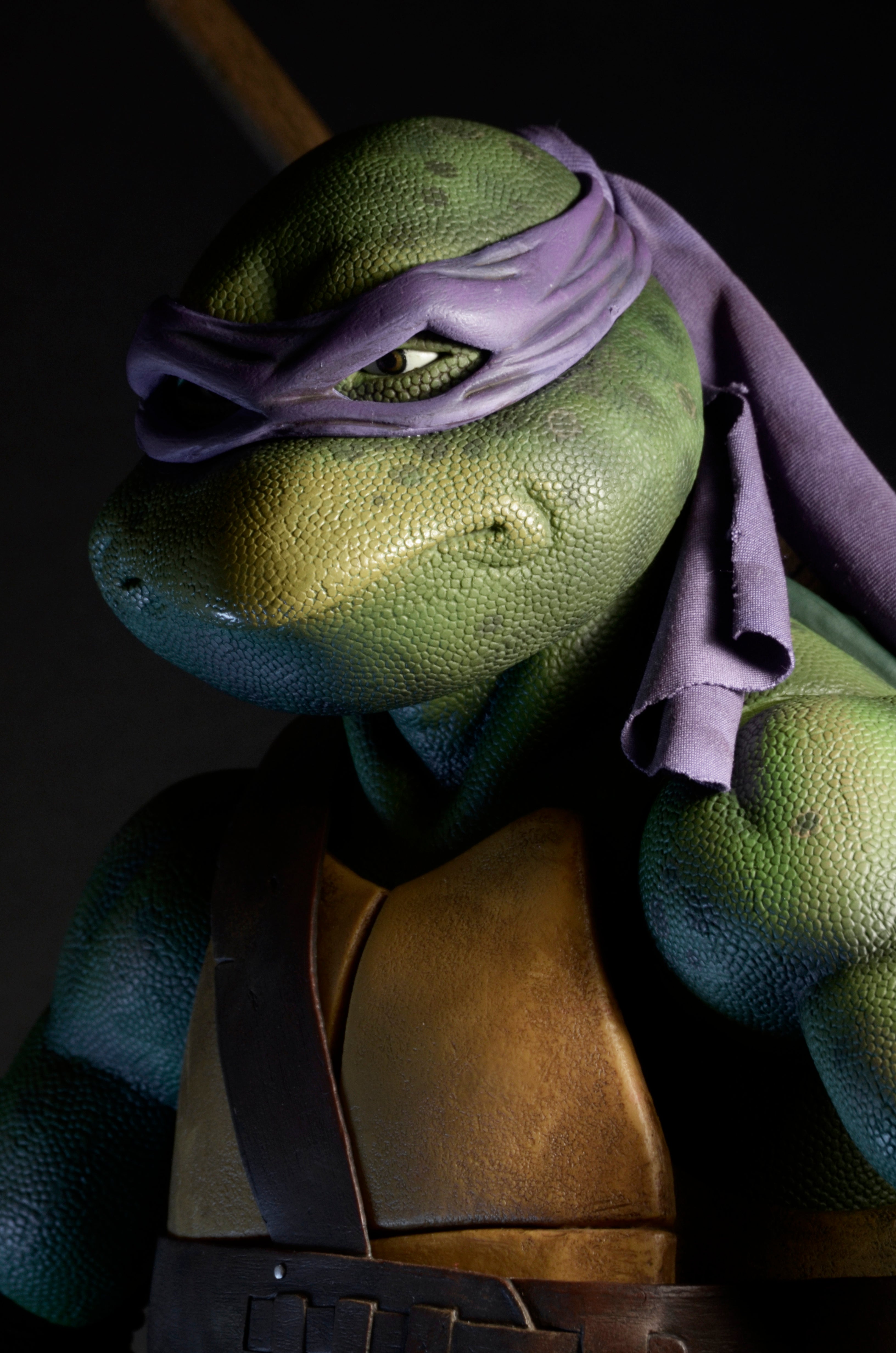 PRE-ORDER NECA - 16.5-inch Action Figure - TMNT(1990 Movie) – Donatello 1/4 [July 2024 Release]