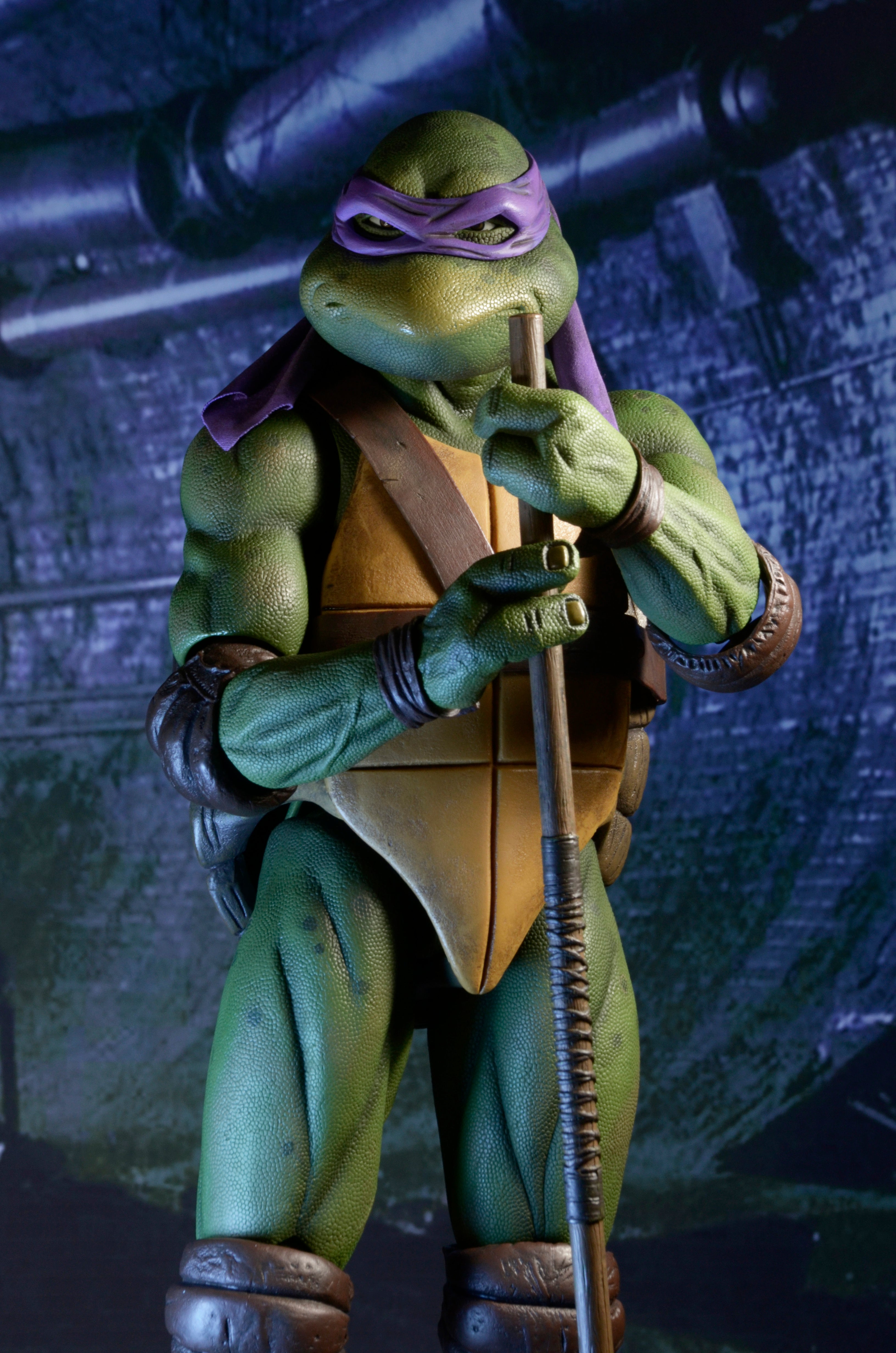 PRE-ORDER NECA - 16.5-inch Action Figure - TMNT(1990 Movie) – Donatello 1/4 [July 2024 Release]