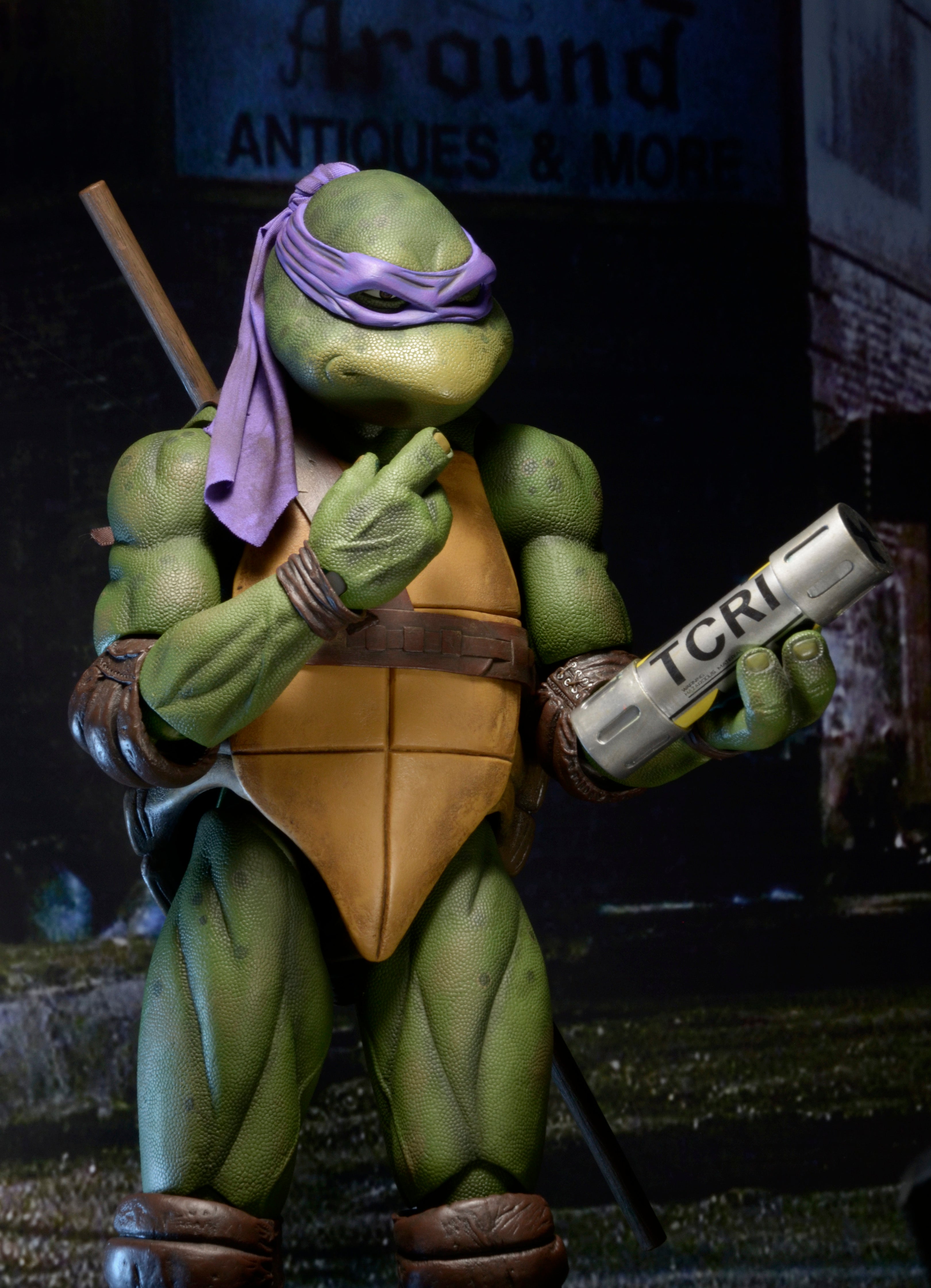 PRE-ORDER NECA - 16.5-inch Action Figure - TMNT(1990 Movie) – Donatello 1/4 [July 2024 Release]