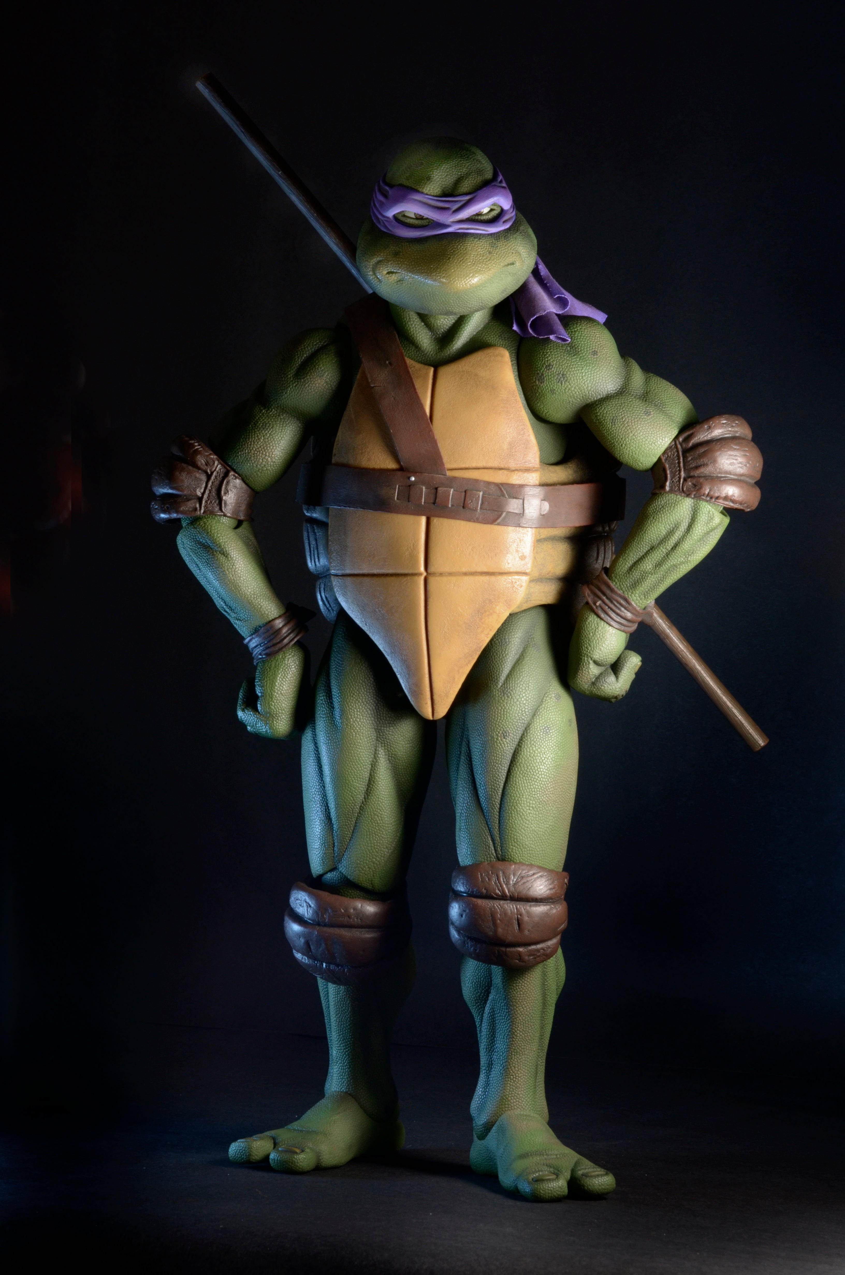 PRE-ORDER NECA - 16.5-inch Action Figure - TMNT(1990 Movie) – Donatello 1/4 [July 2024 Release]