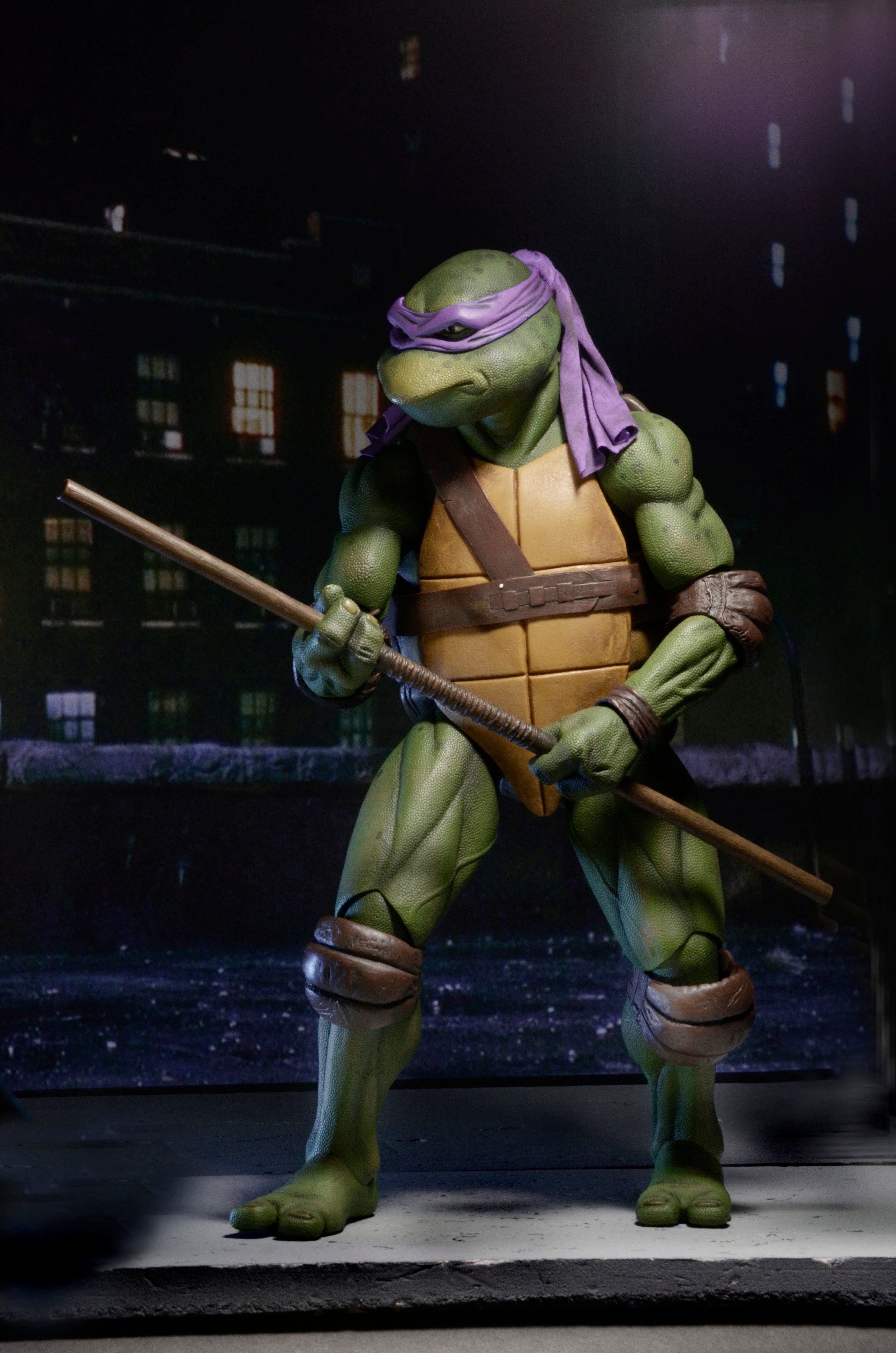PRE-ORDER NECA - 16.5-inch Action Figure - TMNT(1990 Movie) – Donatello 1/4 [July 2024 Release]