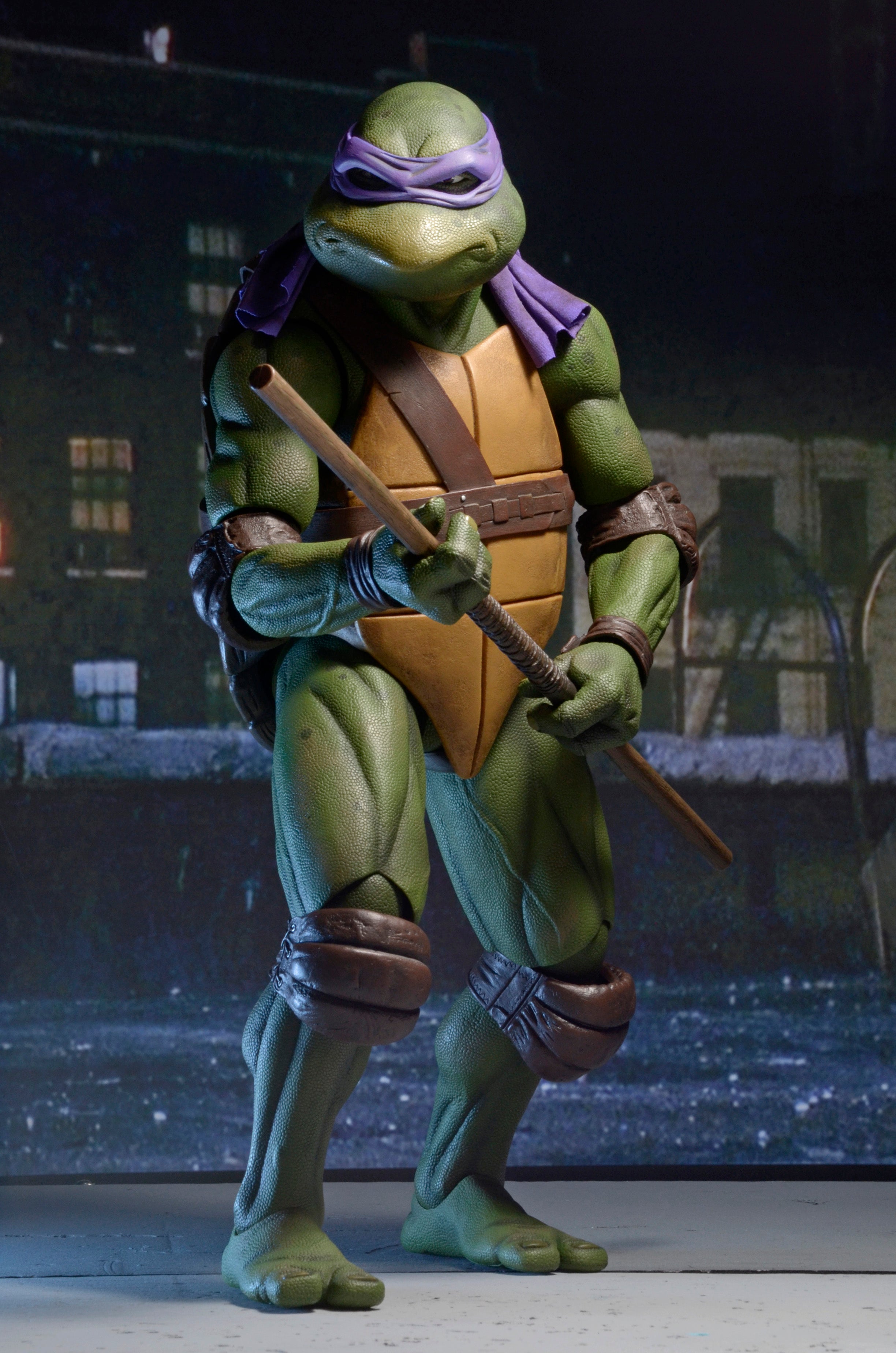 PRE-ORDER NECA - 16.5-inch Action Figure - TMNT(1990 Movie) – Donatello 1/4 [July 2024 Release]
